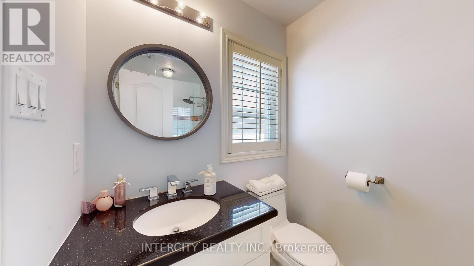 32 Allison Ann Way, Vaughan (Patterson), Ontario  L6A 0J4 - Photo 28 - N12212396