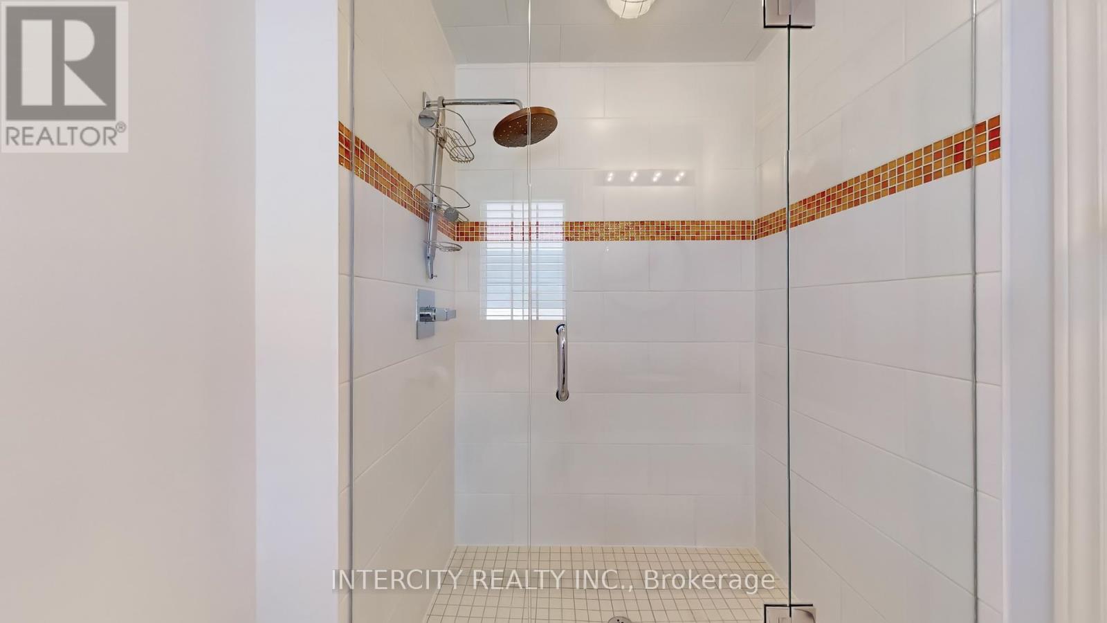 32 Allison Ann Way, Vaughan (Patterson), Ontario  L6A 0J4 - Photo 29 - N12212396