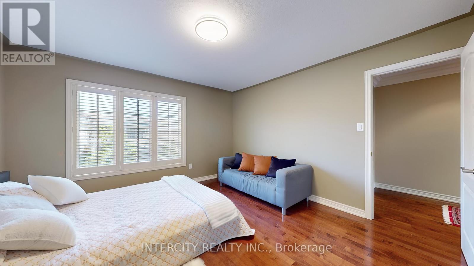 32 Allison Ann Way, Vaughan (Patterson), Ontario  L6A 0J4 - Photo 31 - N12212396