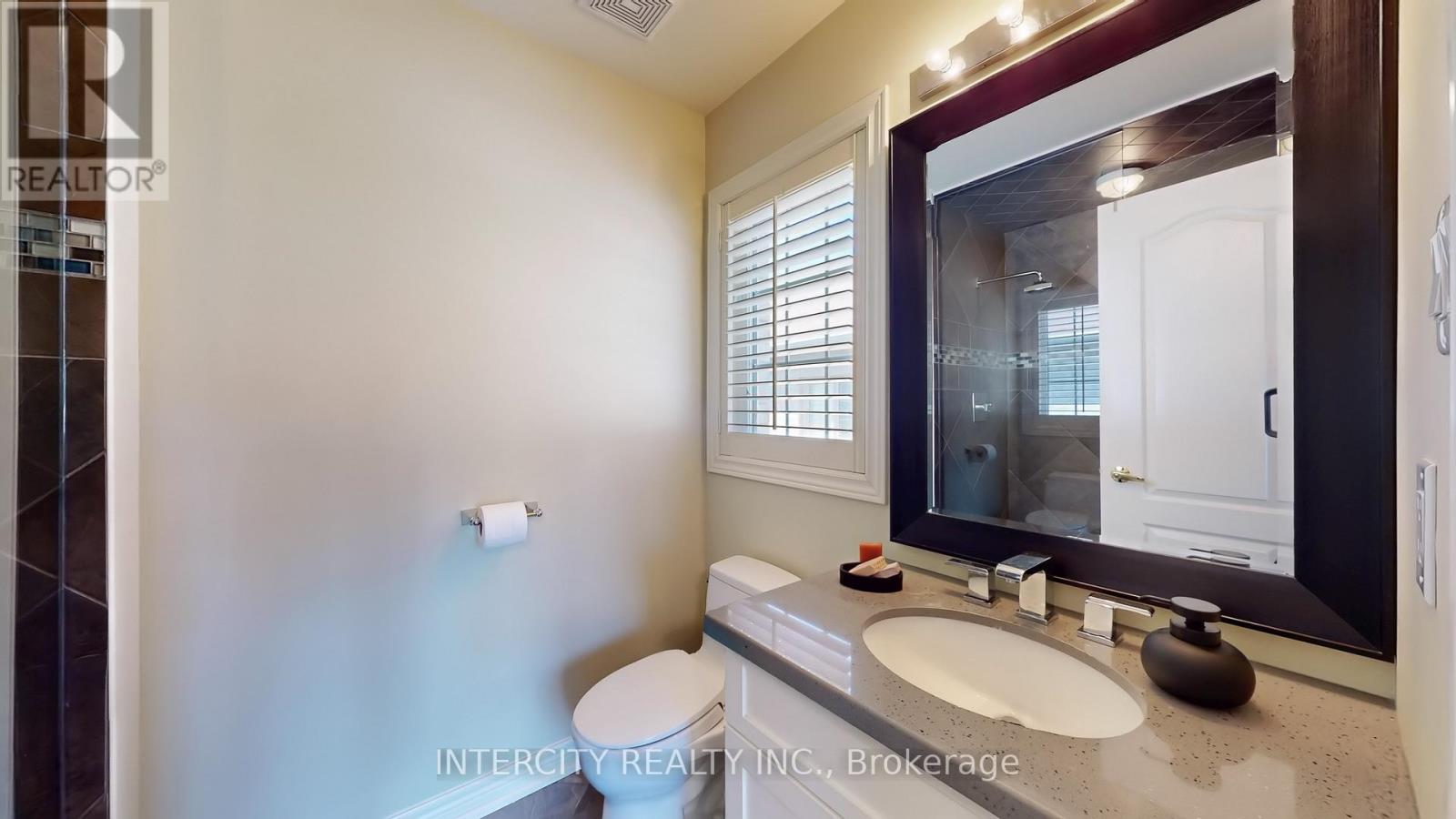 32 Allison Ann Way, Vaughan (Patterson), Ontario  L6A 0J4 - Photo 33 - N12212396