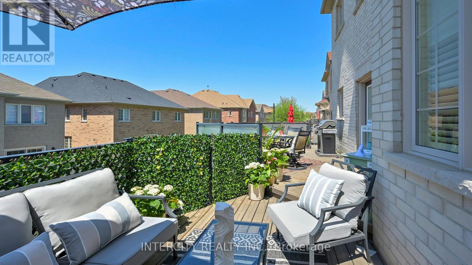 32 Allison Ann Way, Vaughan (Patterson), Ontario  L6A 0J4 - Photo 45 - N12212396