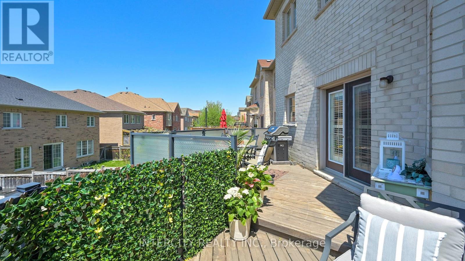 32 Allison Ann Way, Vaughan (Patterson), Ontario  L6A 0J4 - Photo 48 - N12212396