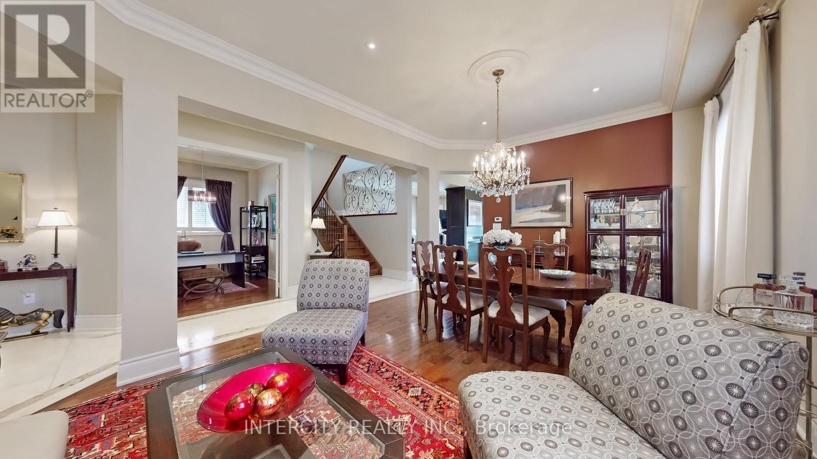 32 Allison Ann Way, Vaughan (Patterson), Ontario  L6A 0J4 - Photo 7 - N12212396