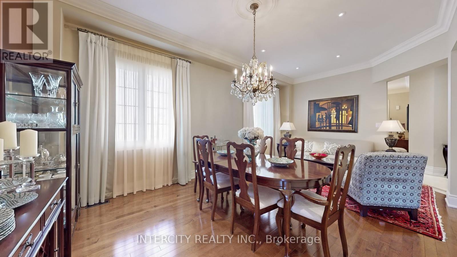 32 Allison Ann Way, Vaughan (Patterson), Ontario  L6A 0J4 - Photo 8 - N12212396