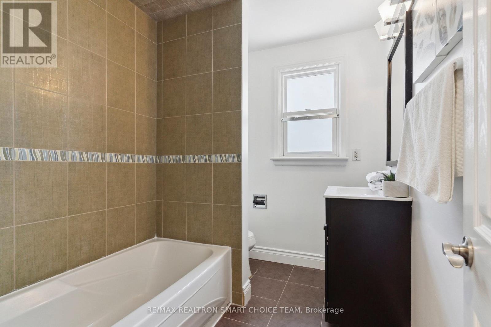 106 Steeles Avenue E, Markham (Grandview), Ontario  L3T 1A4 - Photo 26 - N12212399