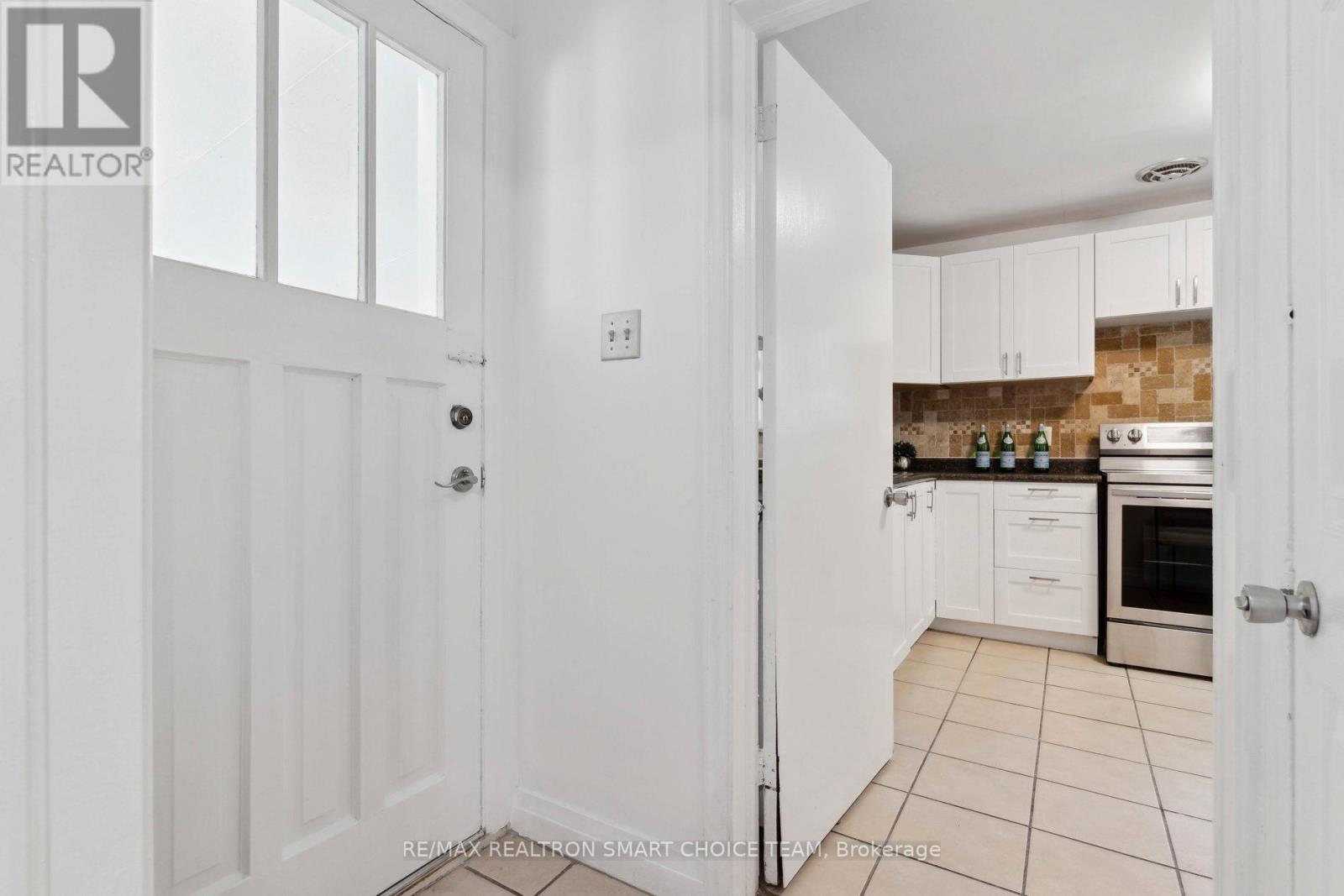 106 Steeles Avenue E, Markham (Grandview), Ontario  L3T 1A4 - Photo 27 - N12212399