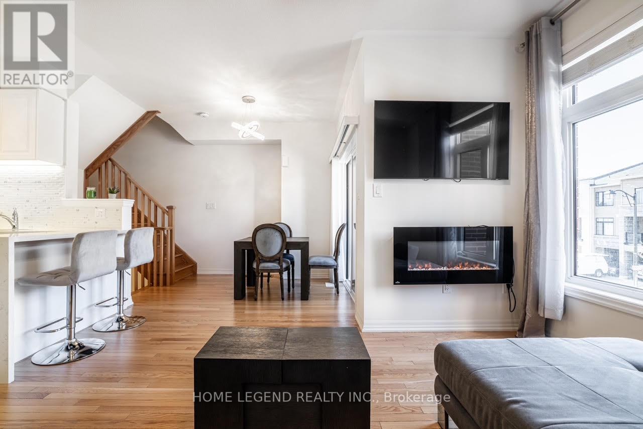 123 Bravo Lane, Newmarket (Woodland Hill), Ontario  L3X 0L2 - Photo 11 - N12212400