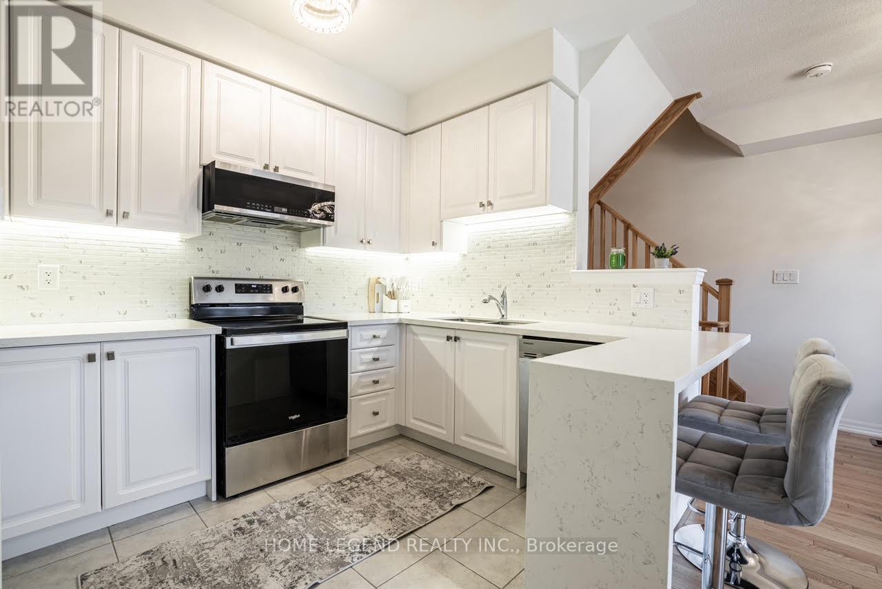 123 Bravo Lane, Newmarket (Woodland Hill), Ontario  L3X 0L2 - Photo 19 - N12212400