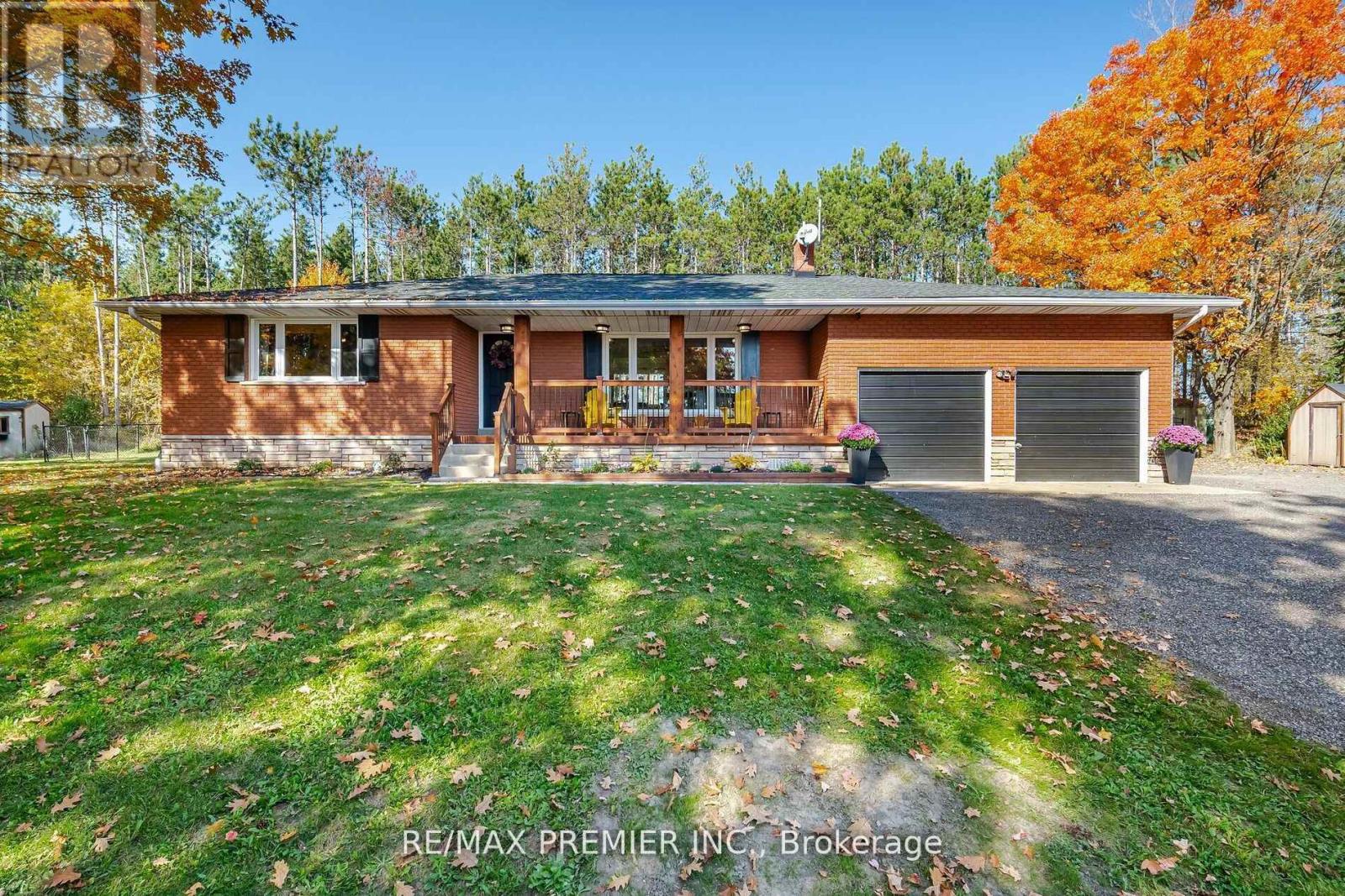4904 10th Side Road, Essa, Ontario  L0L 2N0 - Photo 2 - N12212410