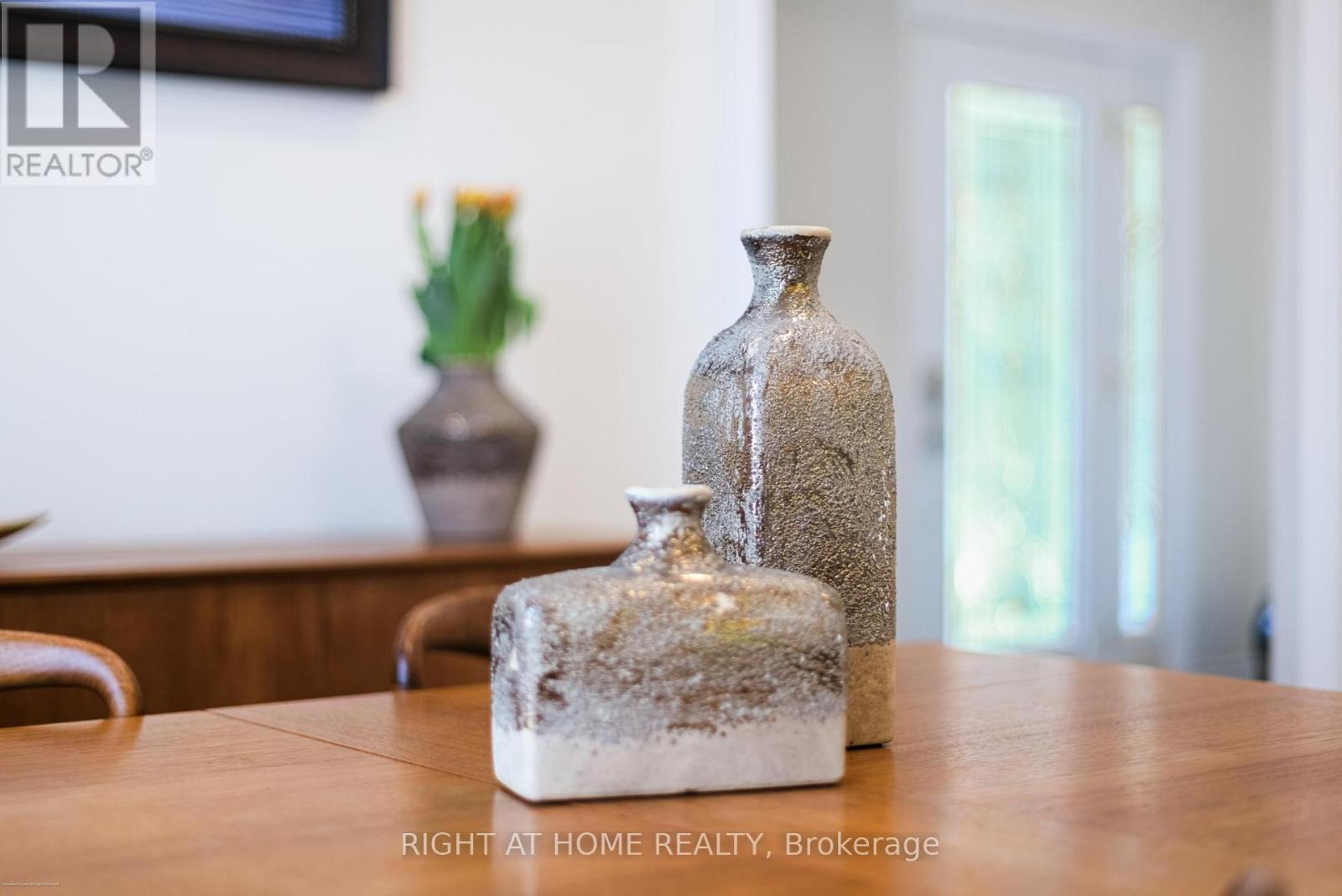 393 Vanden Bergh Boulevard, Newmarket (Bristol-London), Ontario  L3Y 7Z8 - Photo 10 - N12212460