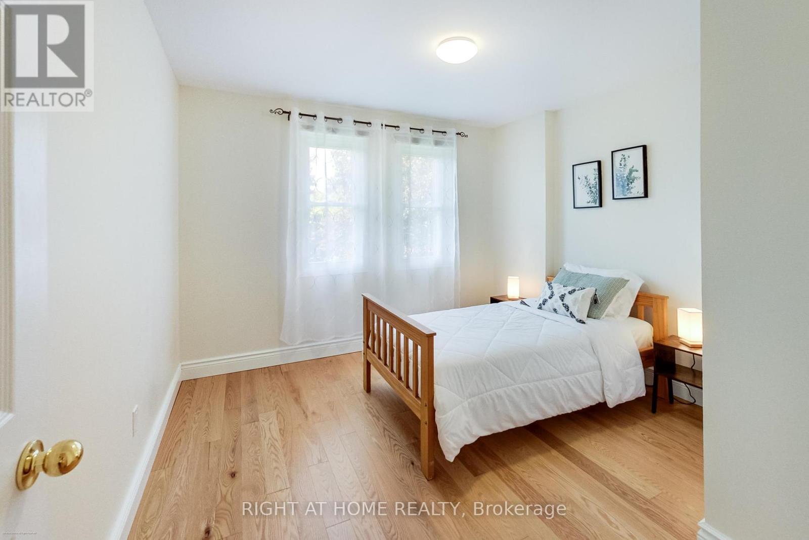 393 Vanden Bergh Boulevard, Newmarket (Bristol-London), Ontario  L3Y 7Z8 - Photo 24 - N12212460