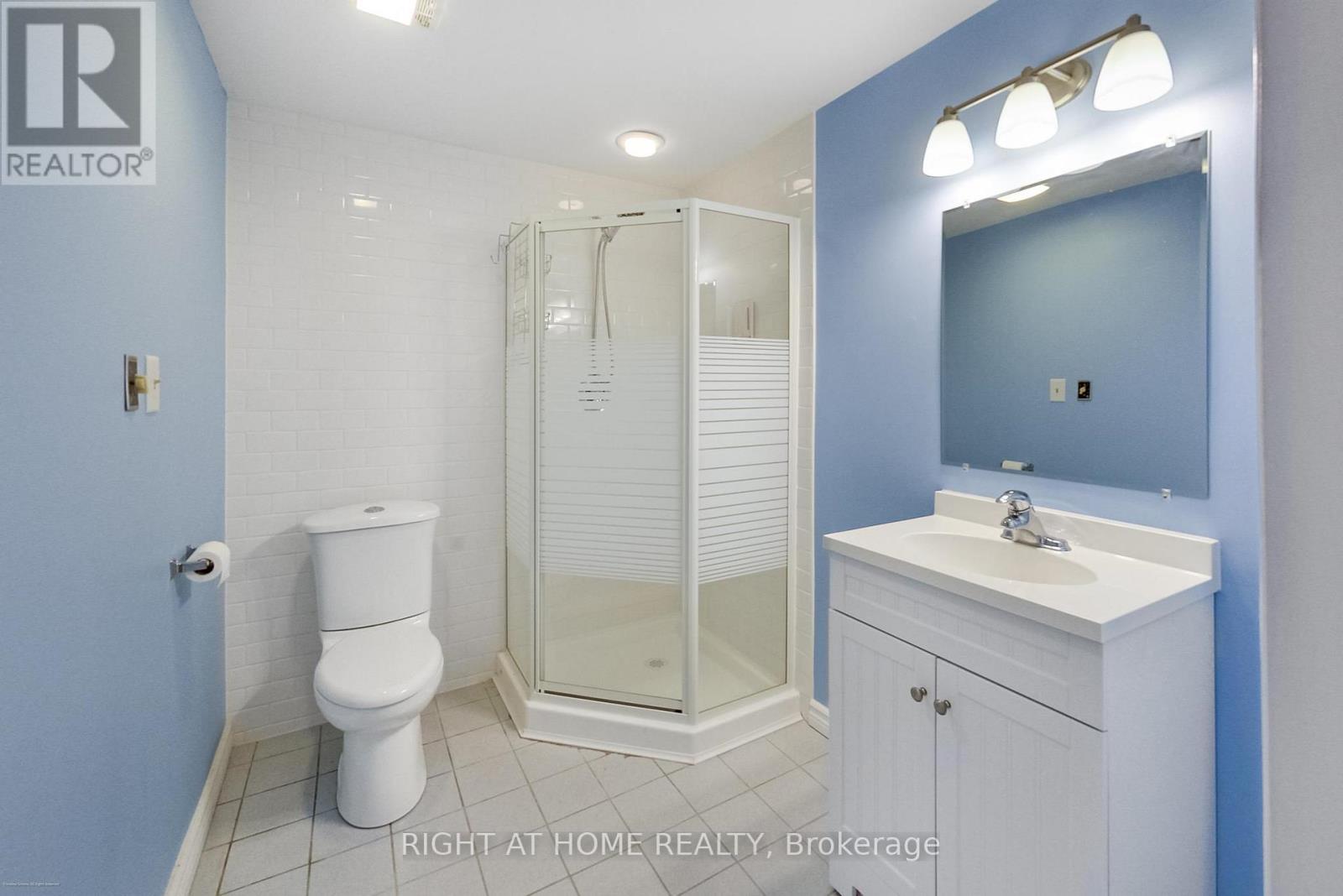 393 Vanden Bergh Boulevard, Newmarket (Bristol-London), Ontario  L3Y 7Z8 - Photo 30 - N12212460