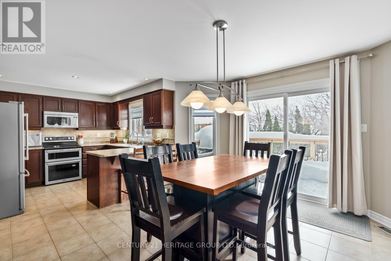 146 Metcalfe Drive, Bradford West Gwillimbury (Bradford), Ontario  L3Z 3J2 - Photo 10 - N12212471
