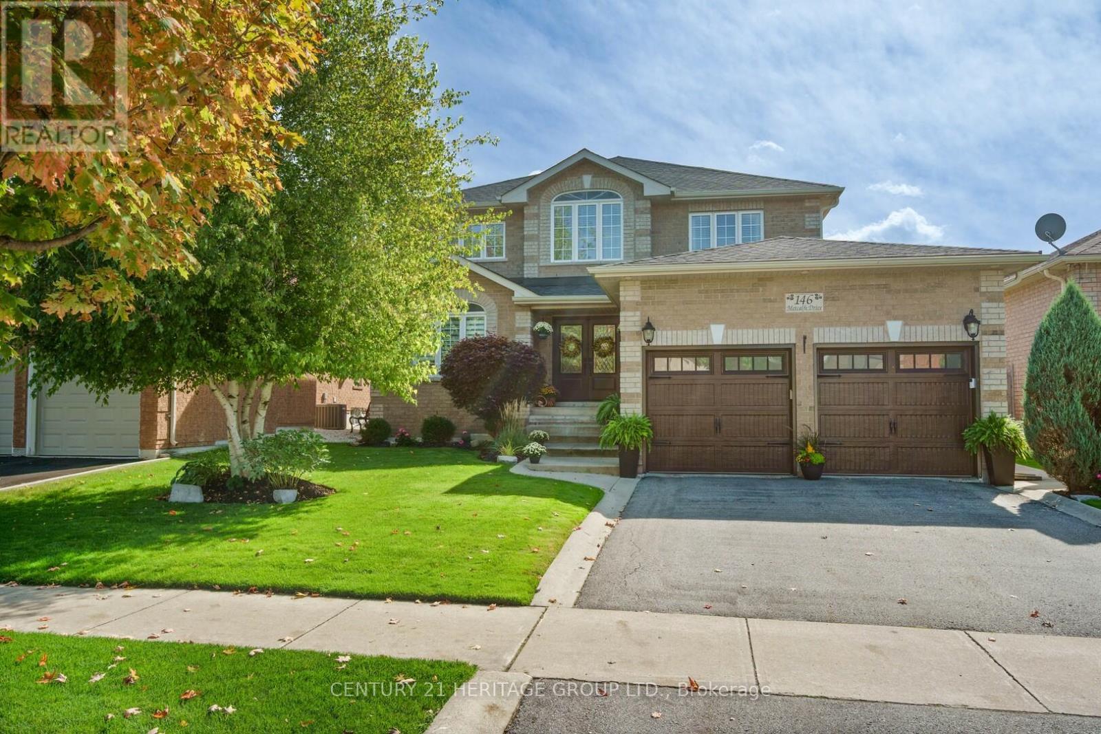 146 Metcalfe Drive, Bradford West Gwillimbury (Bradford), Ontario  L3Z 3J2 - Photo 2 - N12212471