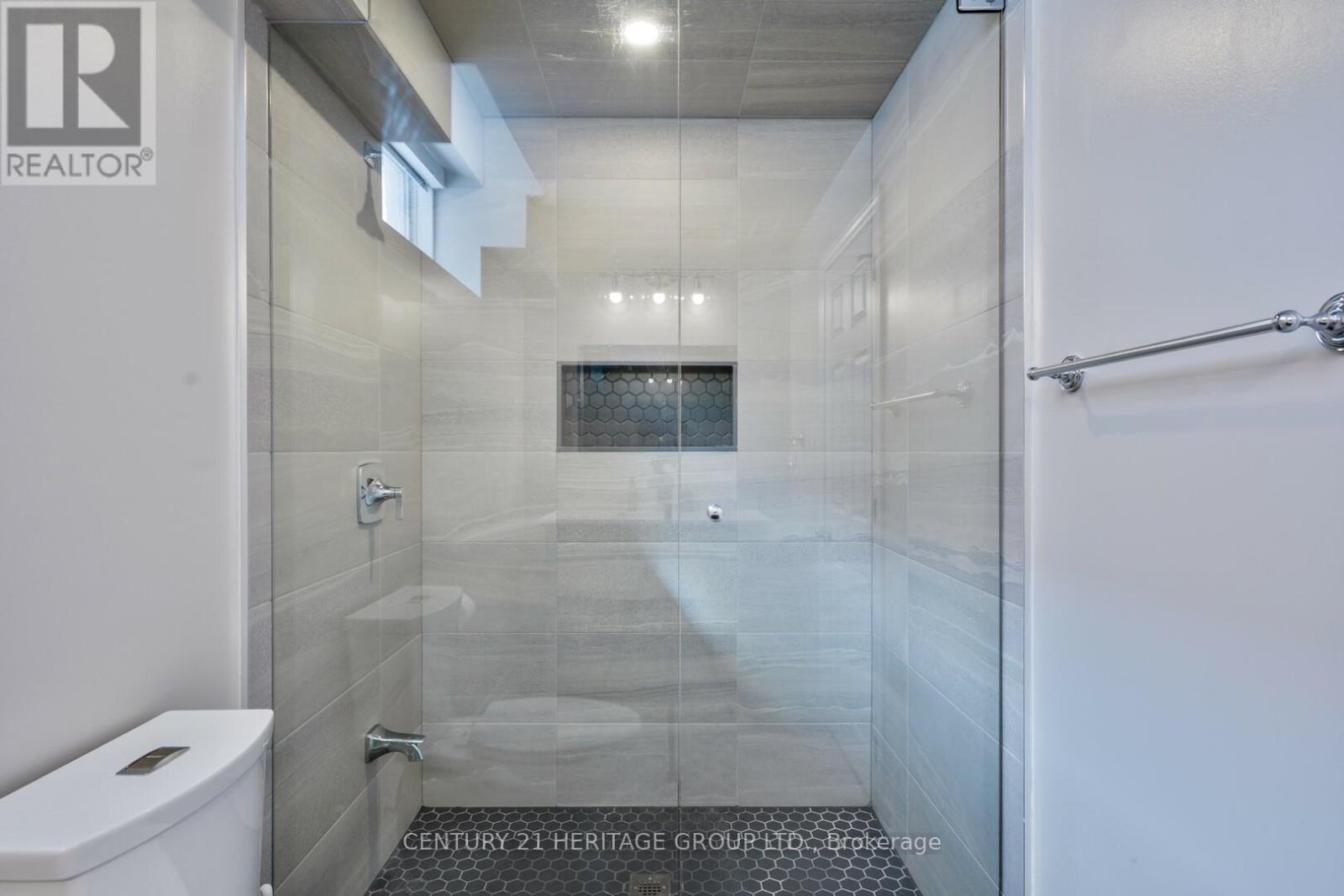 146 Metcalfe Drive, Bradford West Gwillimbury (Bradford), Ontario  L3Z 3J2 - Photo 25 - N12212471