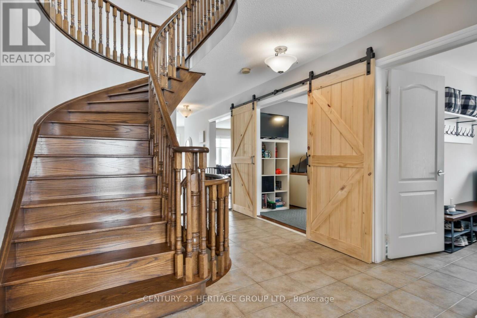 146 Metcalfe Drive, Bradford West Gwillimbury (Bradford), Ontario  L3Z 3J2 - Photo 5 - N12212471
