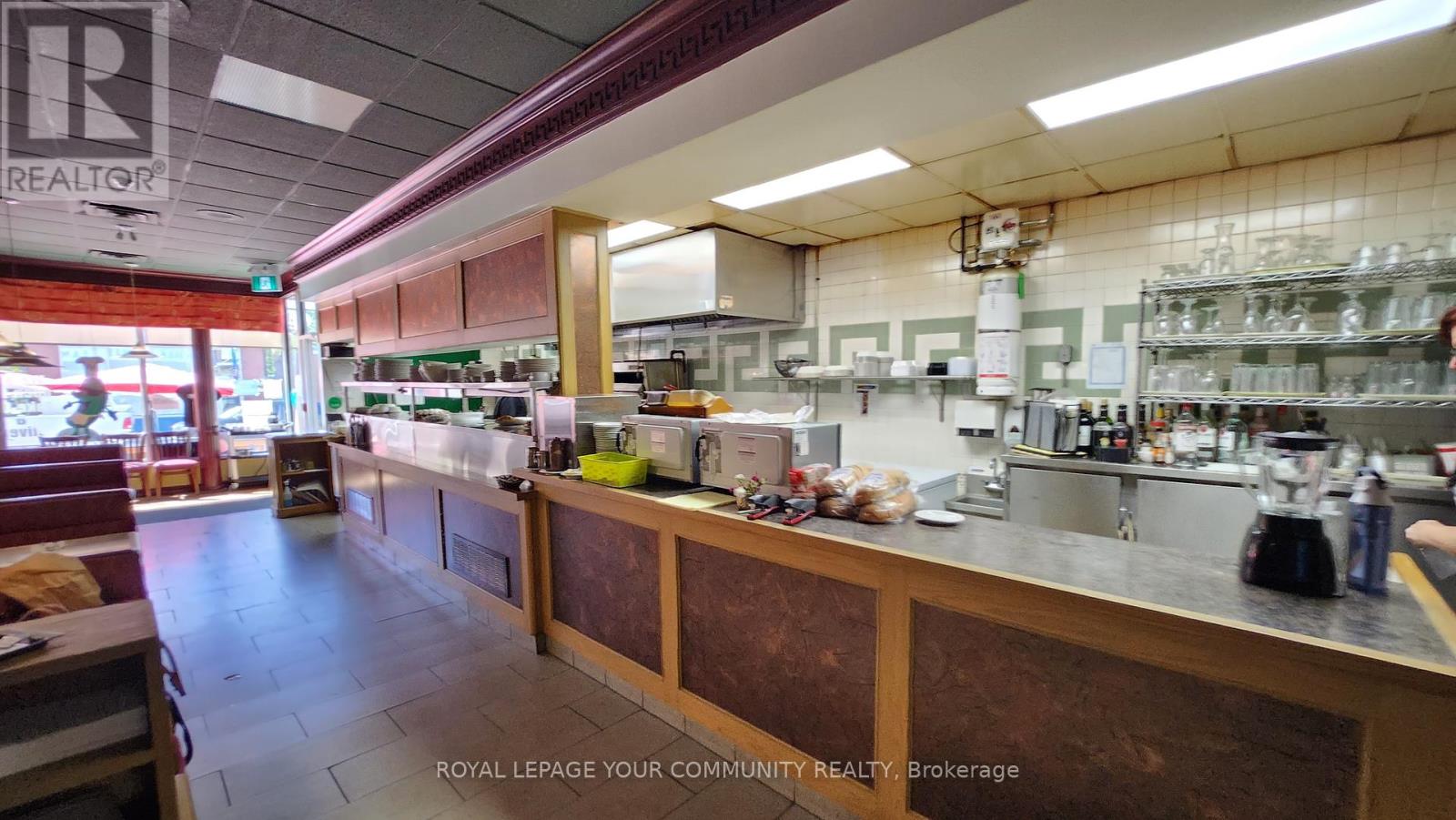 6302-04 Main Street, Whitchurch-Stouffville (Stouffville), Ontario  L4A 1G8 - Photo 12 - N12212486