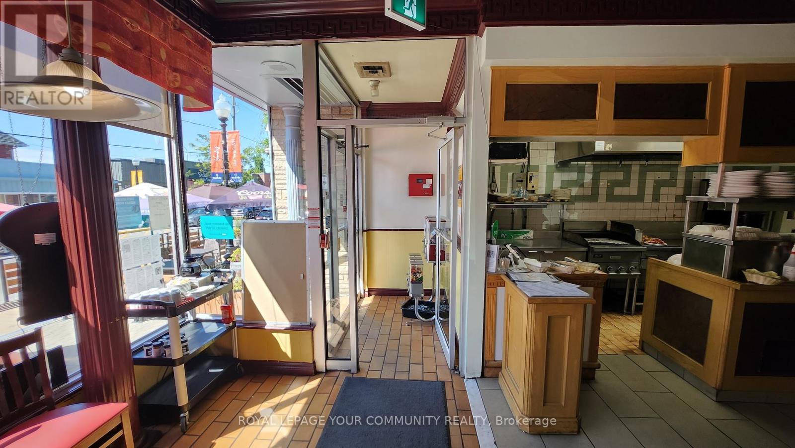 6302-04 Main Street, Whitchurch-Stouffville (Stouffville), Ontario  L4A 1G8 - Photo 7 - N12212486