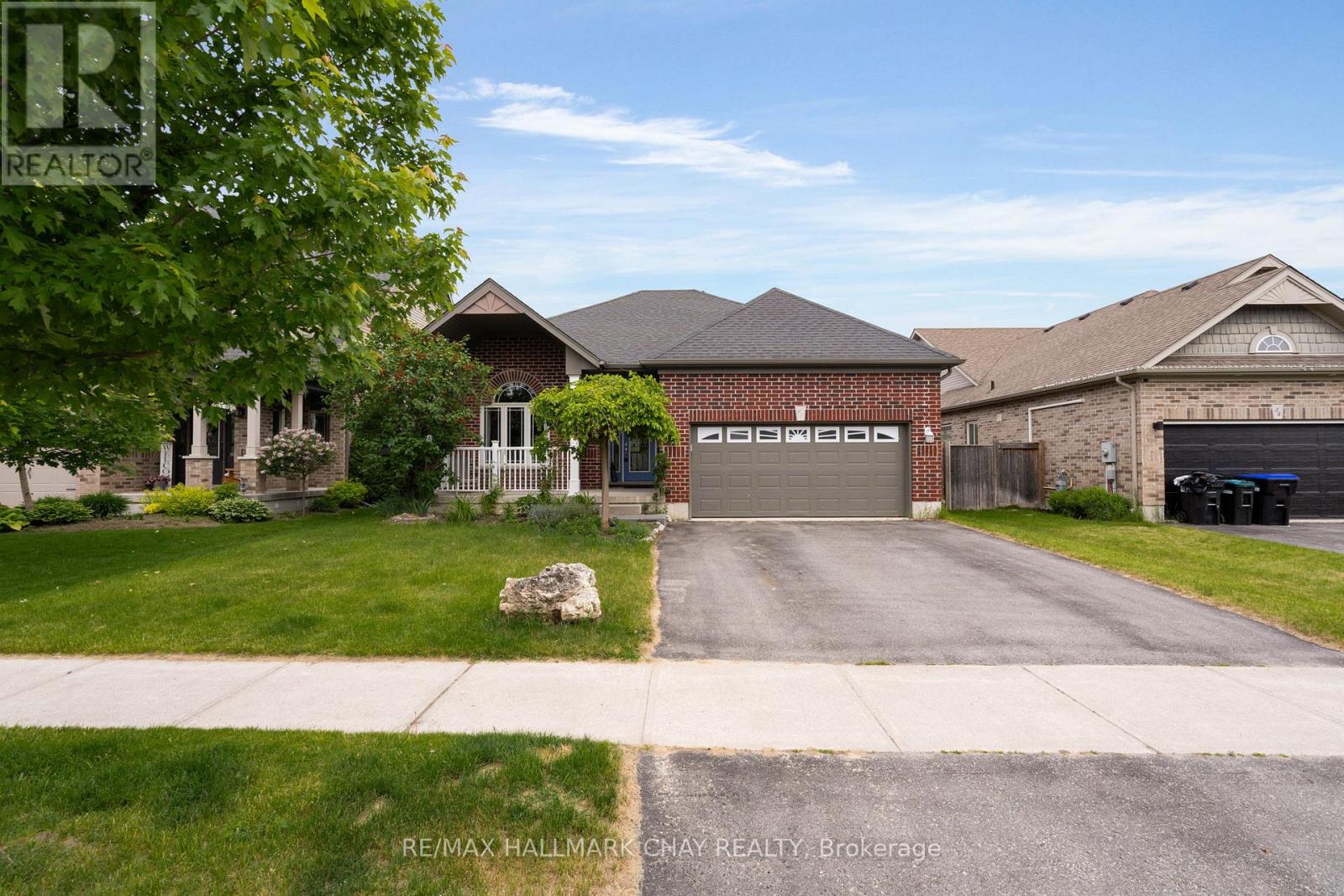 60 Brownley Lane, Essa (Angus), Ontario  L3W 0P9 - Photo 1 - N12212553