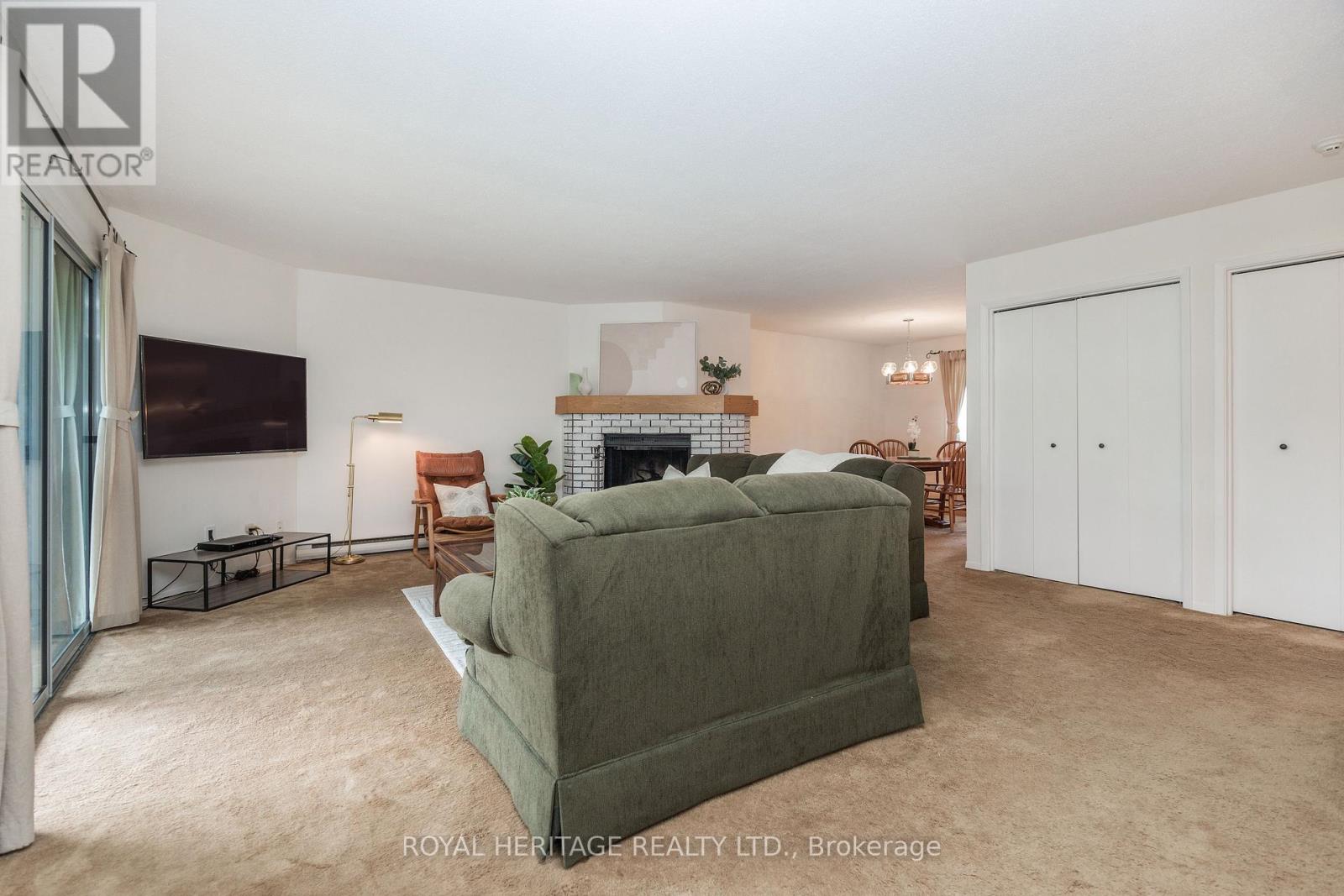 311 - 1102 Horseshoe Valley Road W, Oro-Medonte (Horseshoe Valley), Ontario  L4M 4Y8 - Photo 5 - S12212383