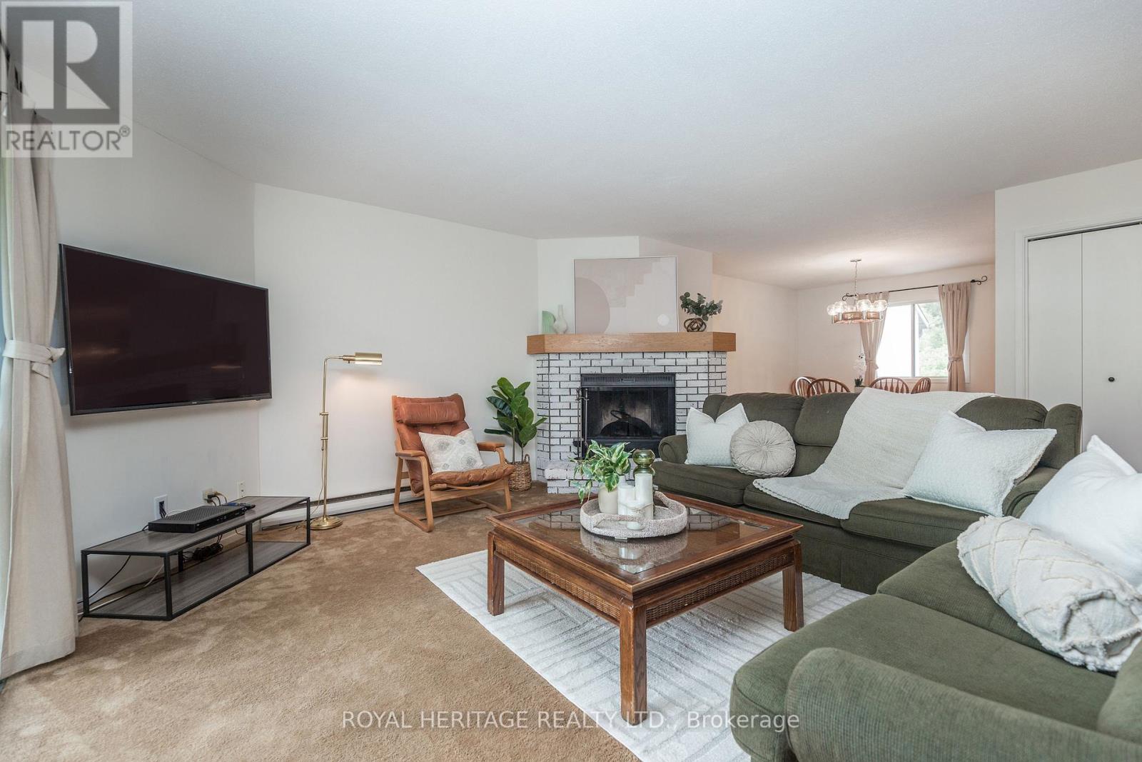 311 - 1102 Horseshoe Valley Road W, Oro-Medonte (Horseshoe Valley), Ontario  L4M 4Y8 - Photo 6 - S12212383
