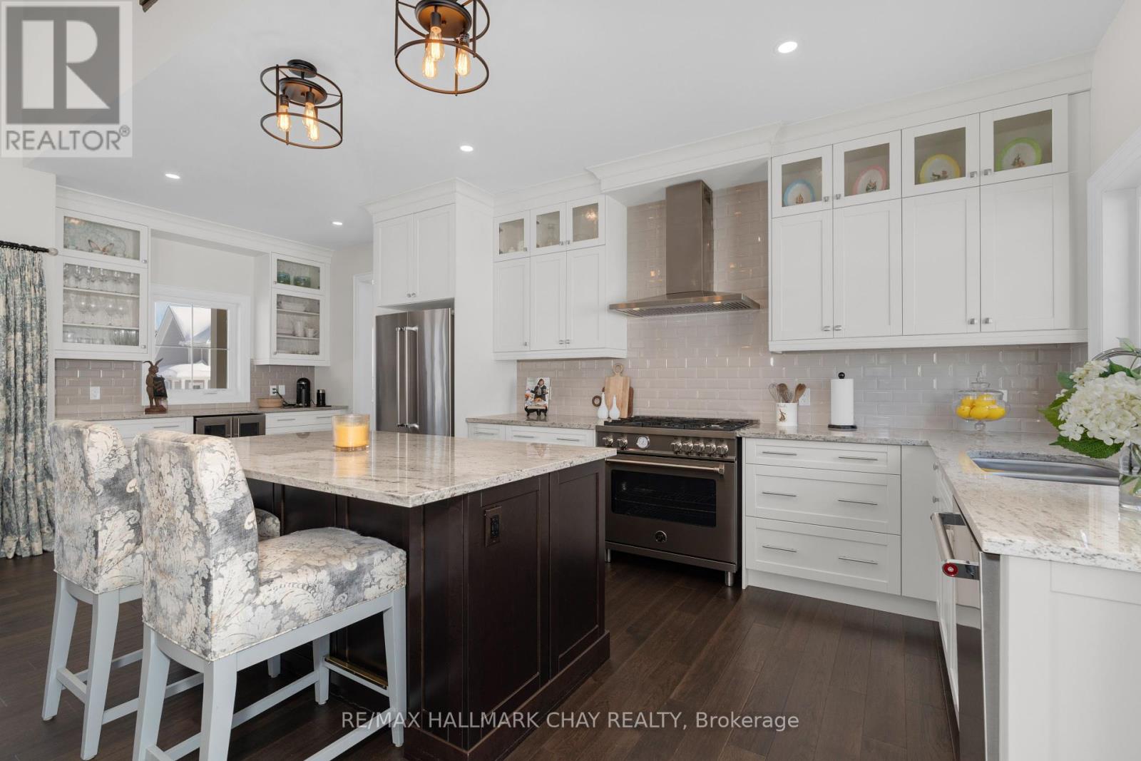 12 Thoroughbred Drive, Oro-Medonte, Ontario  L0K 1E0 - Photo 15 - S12212453