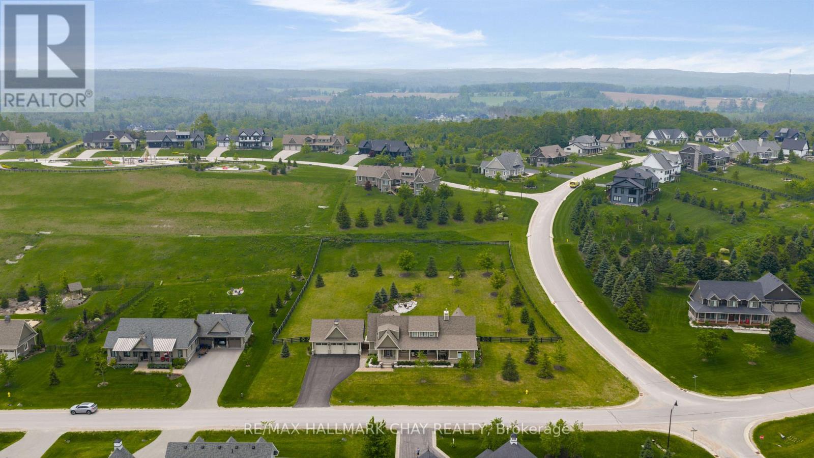 12 Thoroughbred Drive, Oro-Medonte, Ontario  L0K 1E0 - Photo 2 - S12212453