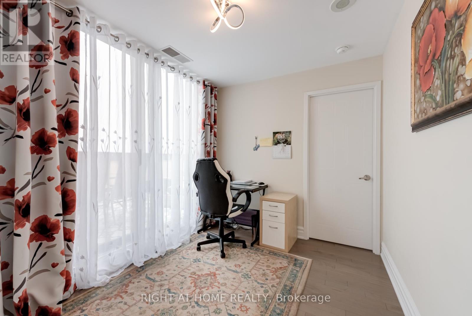1701 - 75 Ellen Street, Barrie (Lakeshore), Ontario  L4N 7R6 - Photo 14 - S12212539
