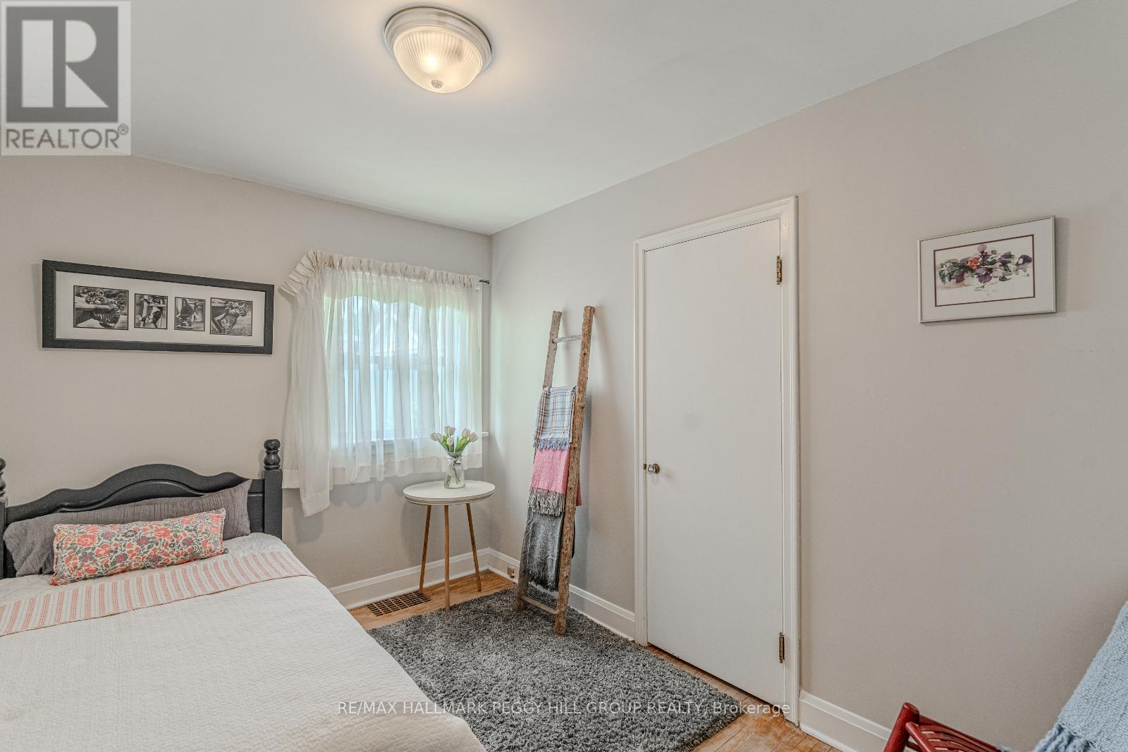 29 Argyle Avenue, Orillia, Ontario  L3V 2V5 - Photo 10 - S12212561