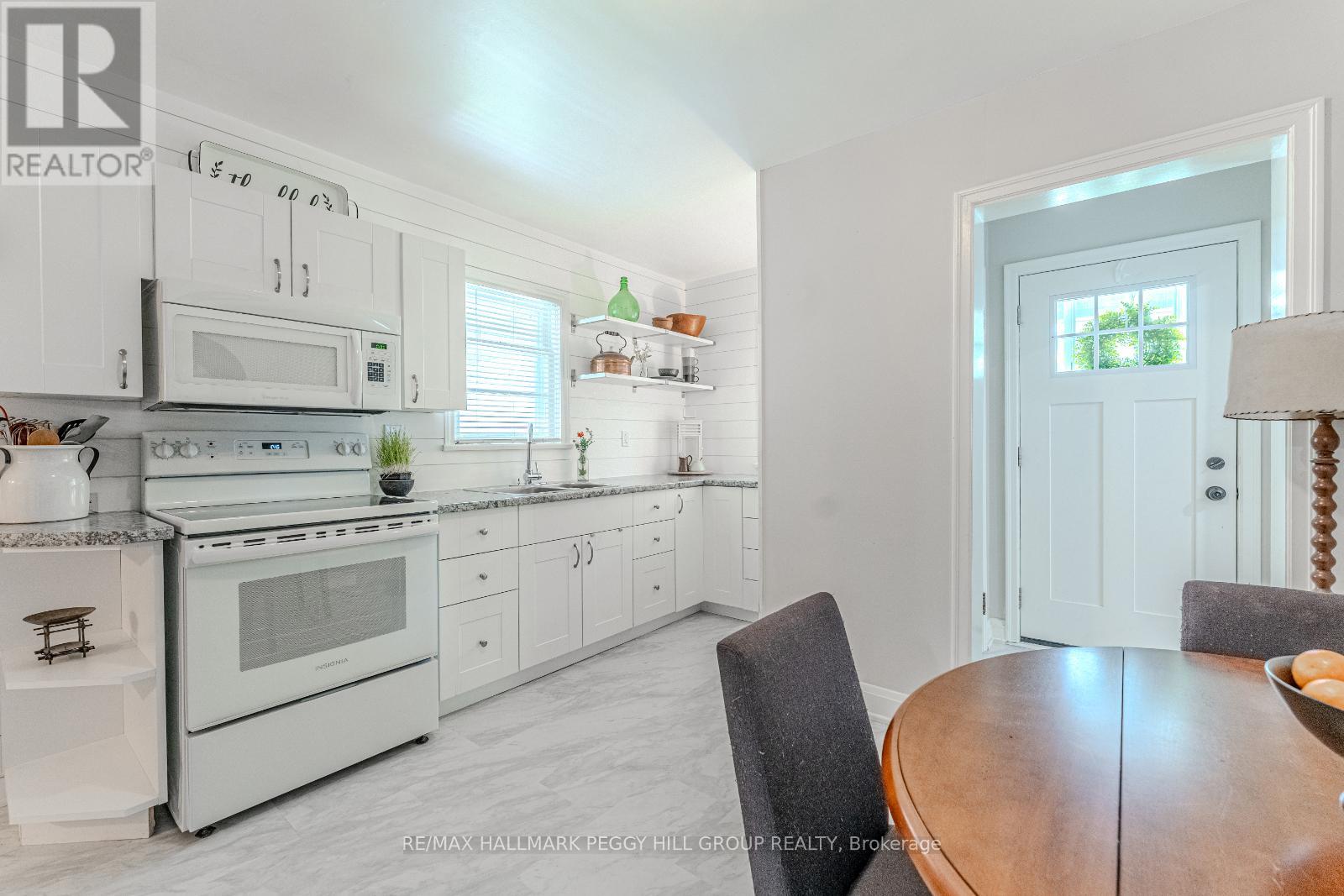 29 Argyle Avenue, Orillia, Ontario  L3V 2V5 - Photo 4 - S12212561