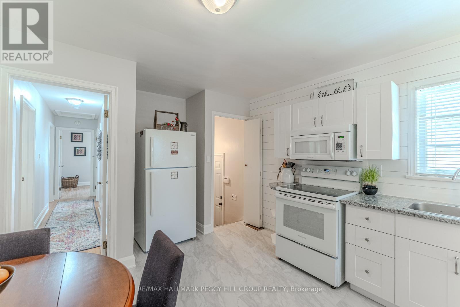 29 Argyle Avenue, Orillia, Ontario  L3V 2V5 - Photo 5 - S12212561