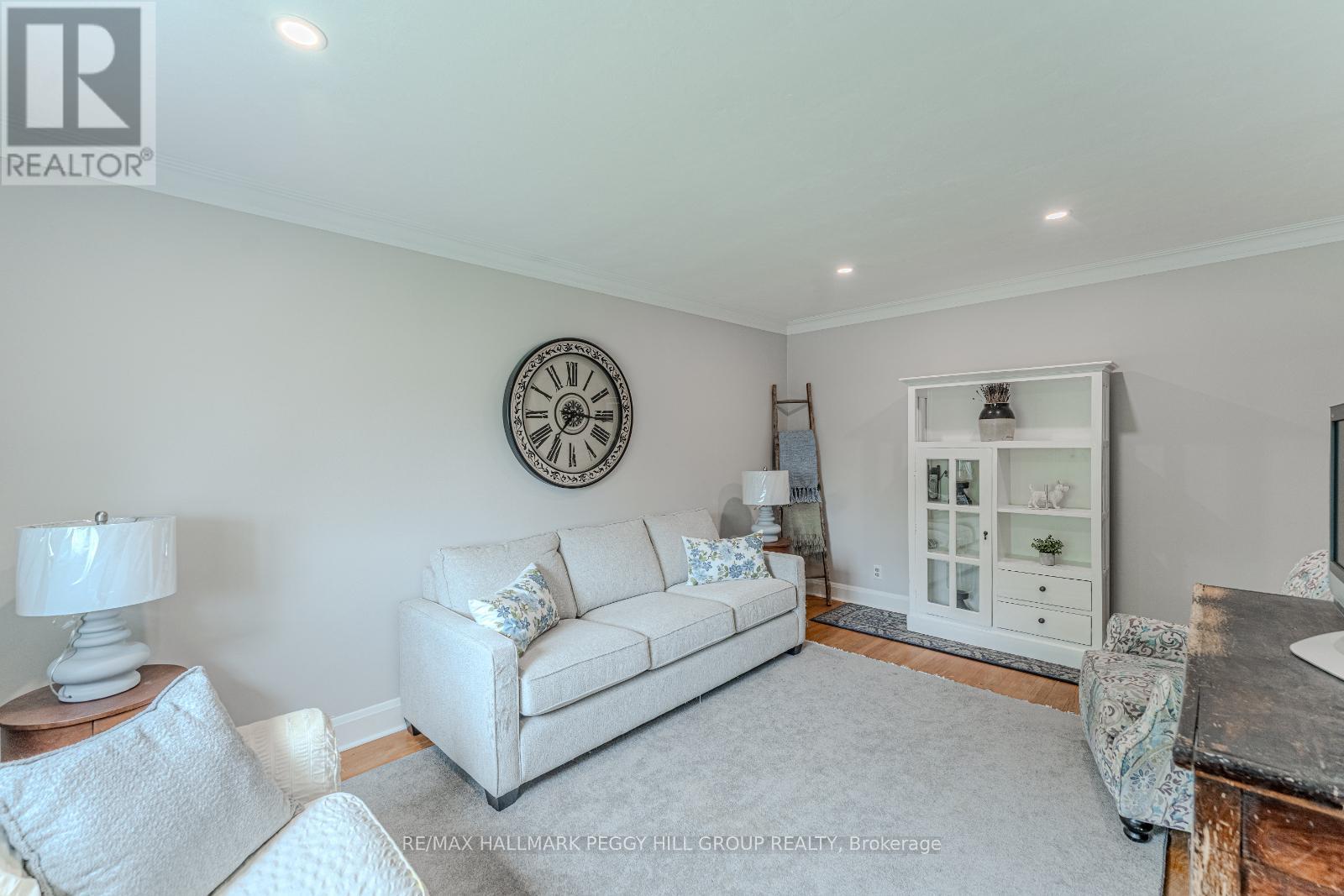 29 Argyle Avenue, Orillia, Ontario  L3V 2V5 - Photo 6 - S12212561