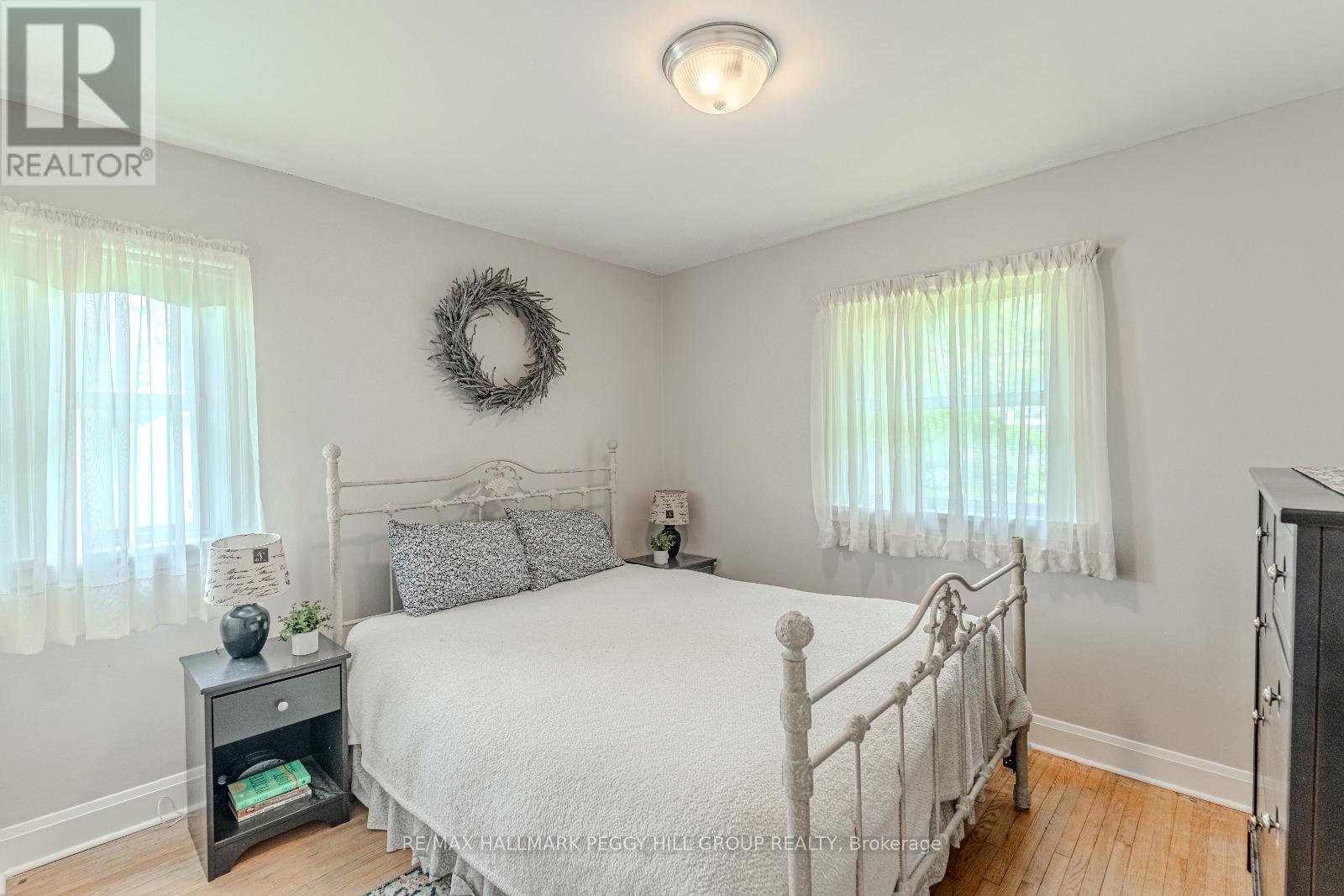 29 Argyle Avenue, Orillia, Ontario  L3V 2V5 - Photo 9 - S12212561