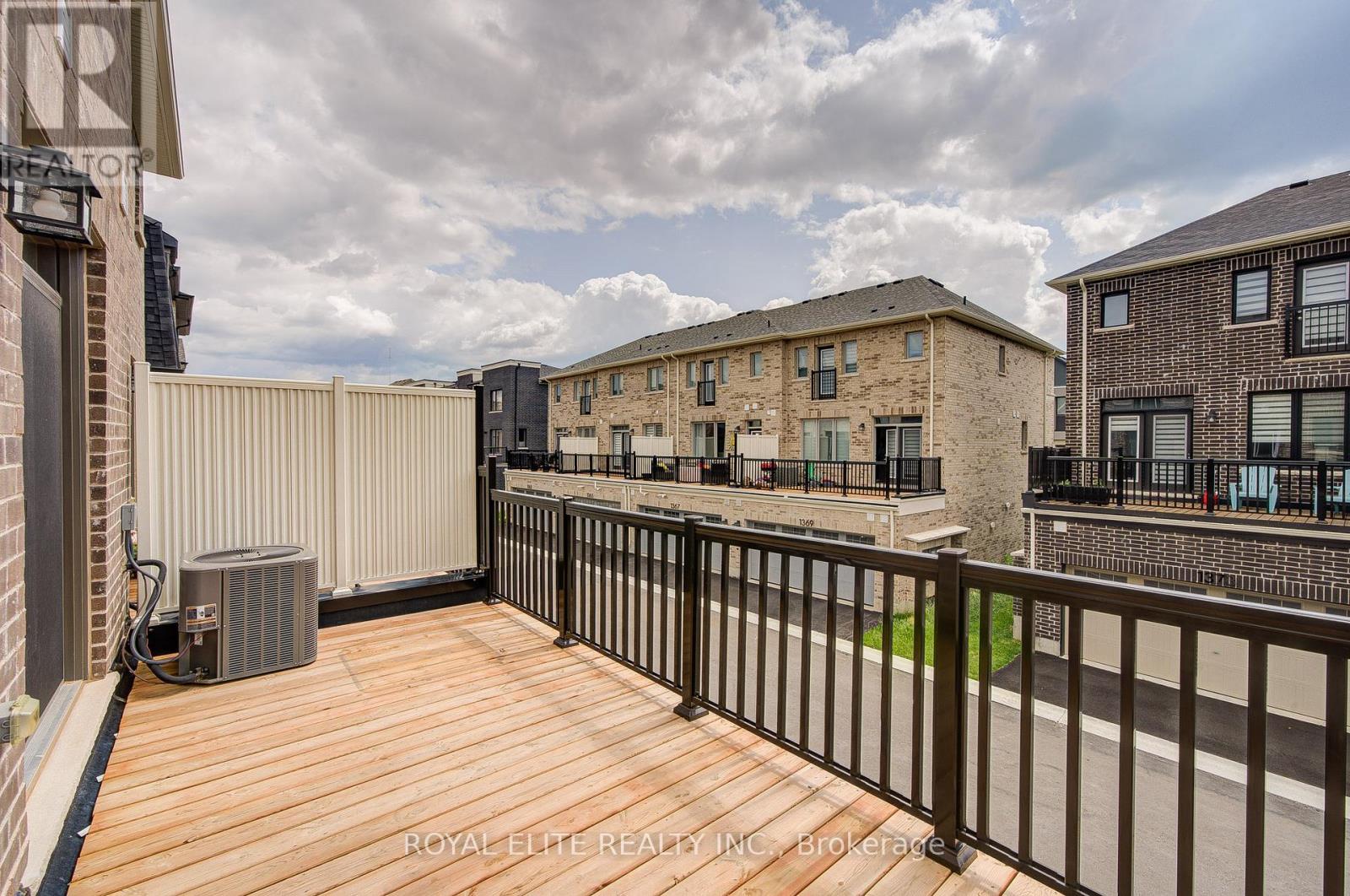 1374 William Halton Parkway, Oakville, Ontario  L6M 5P2 - Photo 11 - W12140513