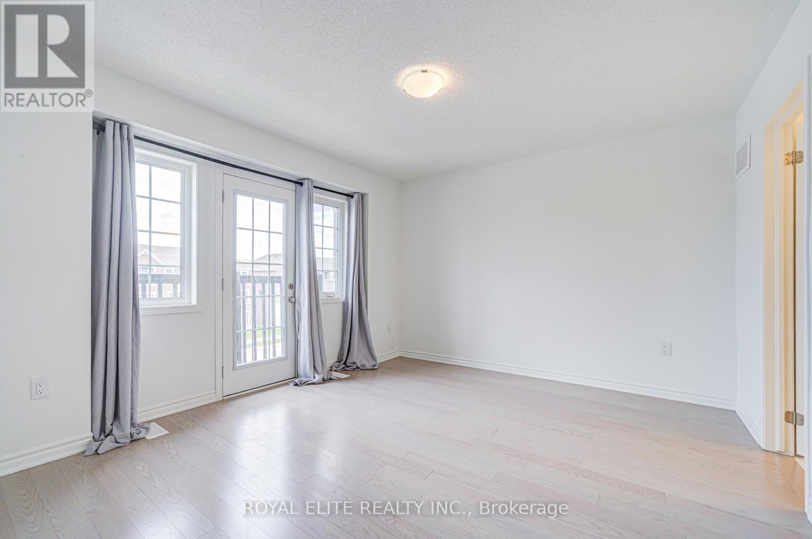 1374 William Halton Parkway, Oakville, Ontario  L6M 5P2 - Photo 17 - W12140513