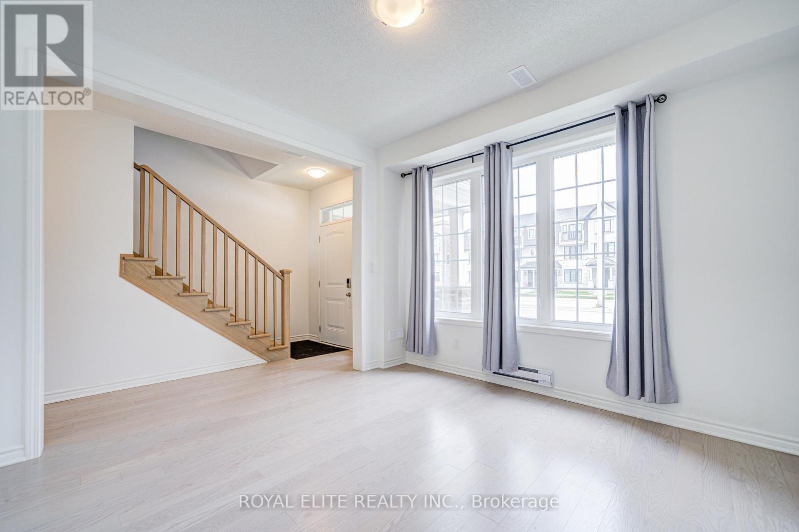 1374 William Halton Parkway, Oakville, Ontario  L6M 5P2 - Photo 5 - W12140513
