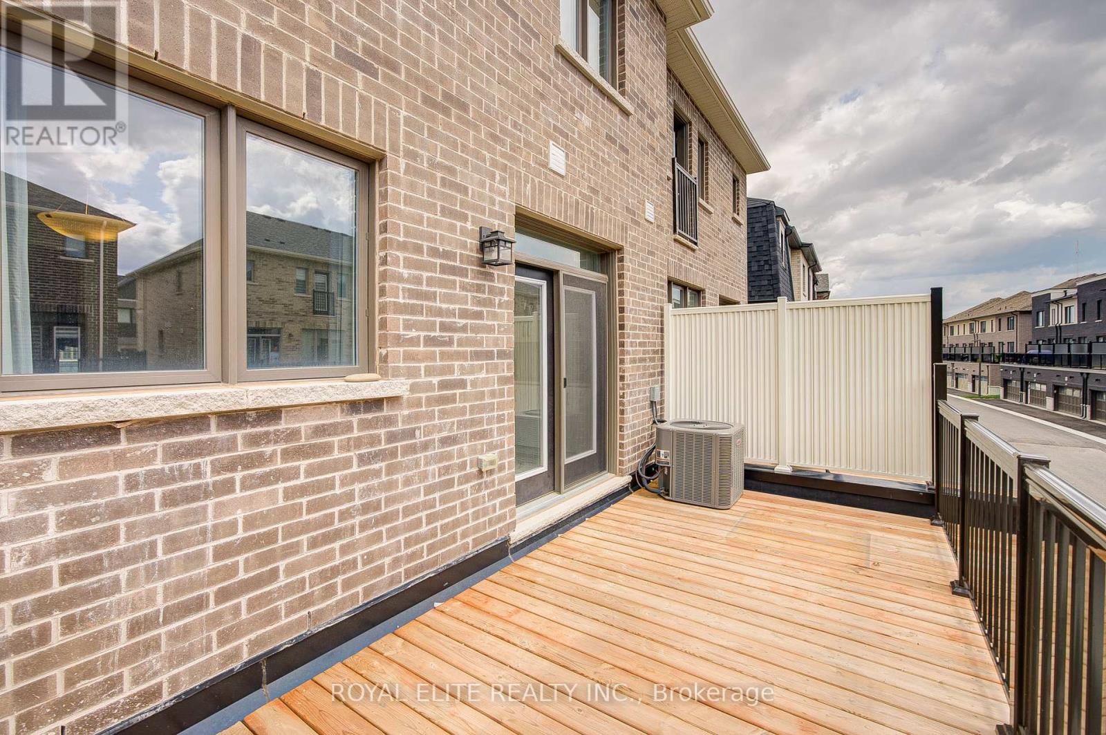 1374 William Halton Parkway, Oakville, Ontario  L6M 5P2 - Photo 12 - W12140513