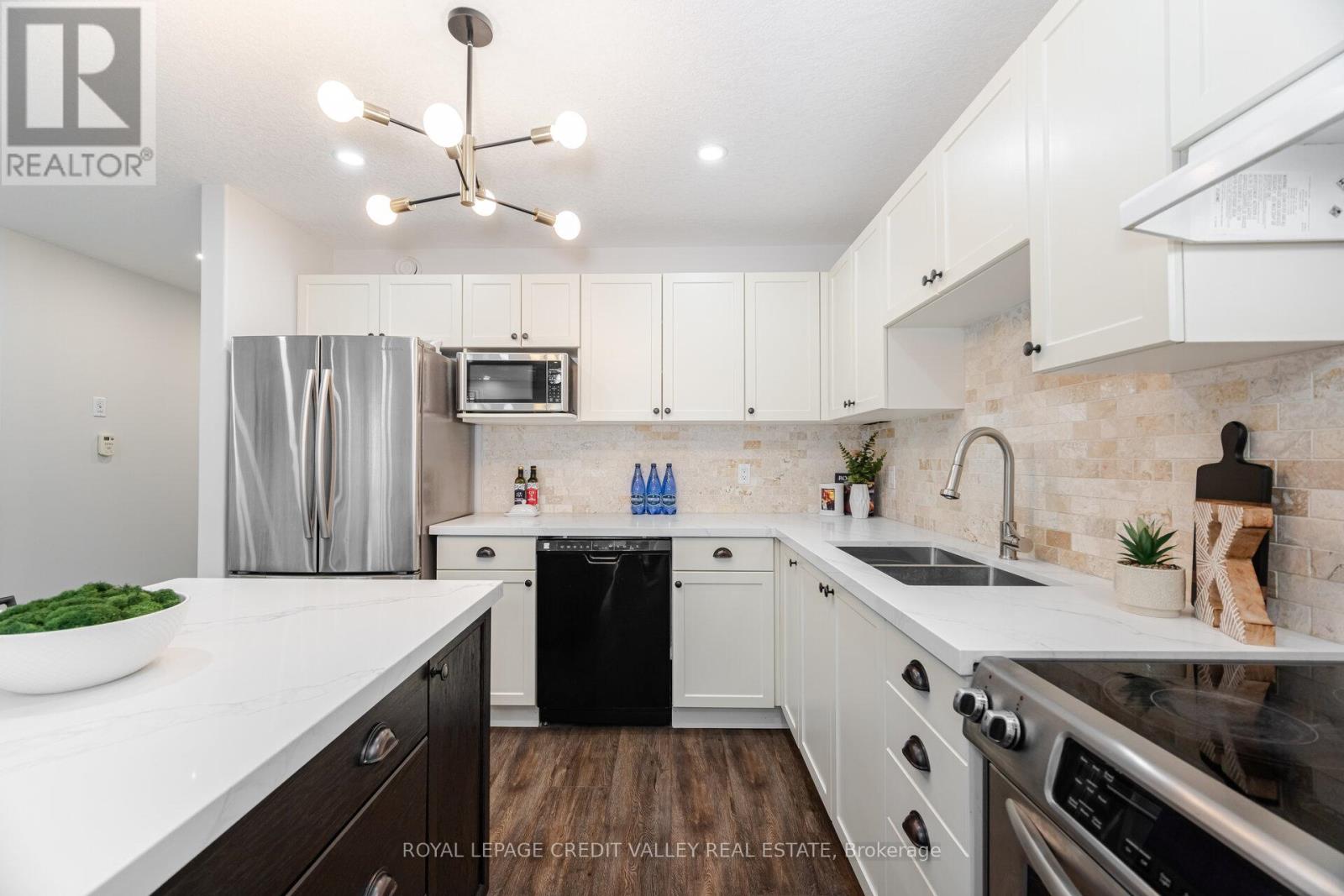152 Preston Drive, Orangeville, Ontario  L9W 0C9 - Photo 7 - W12208270