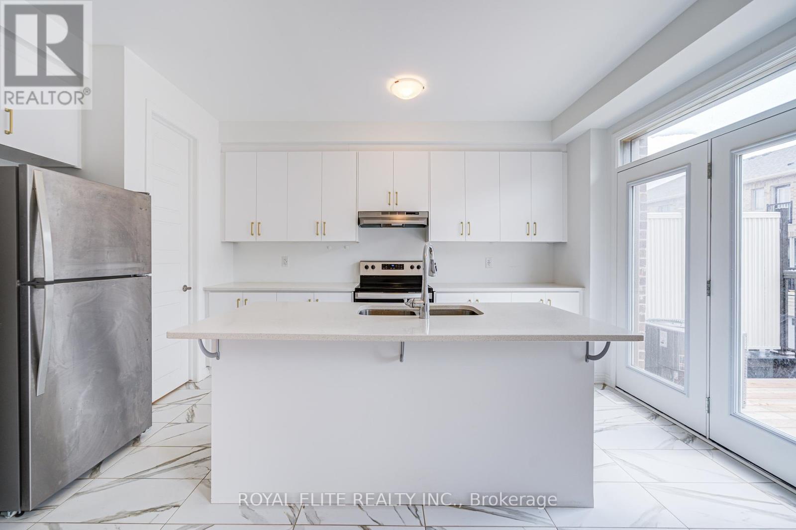 1374 William Halton Parkway, Oakville, Ontario  L6M 5P2 - Photo 8 - W12140513