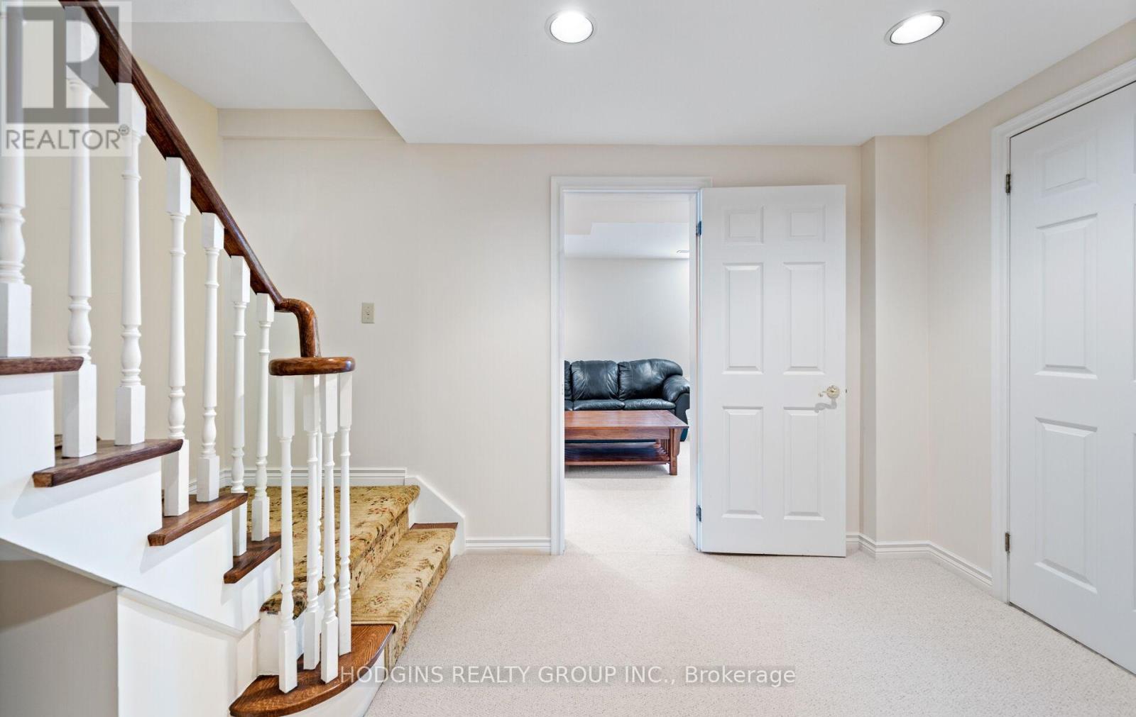 2547 King Richard's Place, Mississauga, Ontario  L5K 2H5 - Photo 25 - W12209785