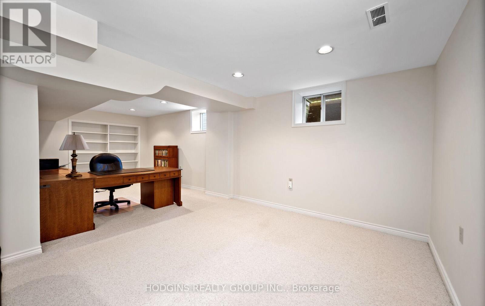2547 King Richard's Place, Mississauga, Ontario  L5K 2H5 - Photo 26 - W12209785