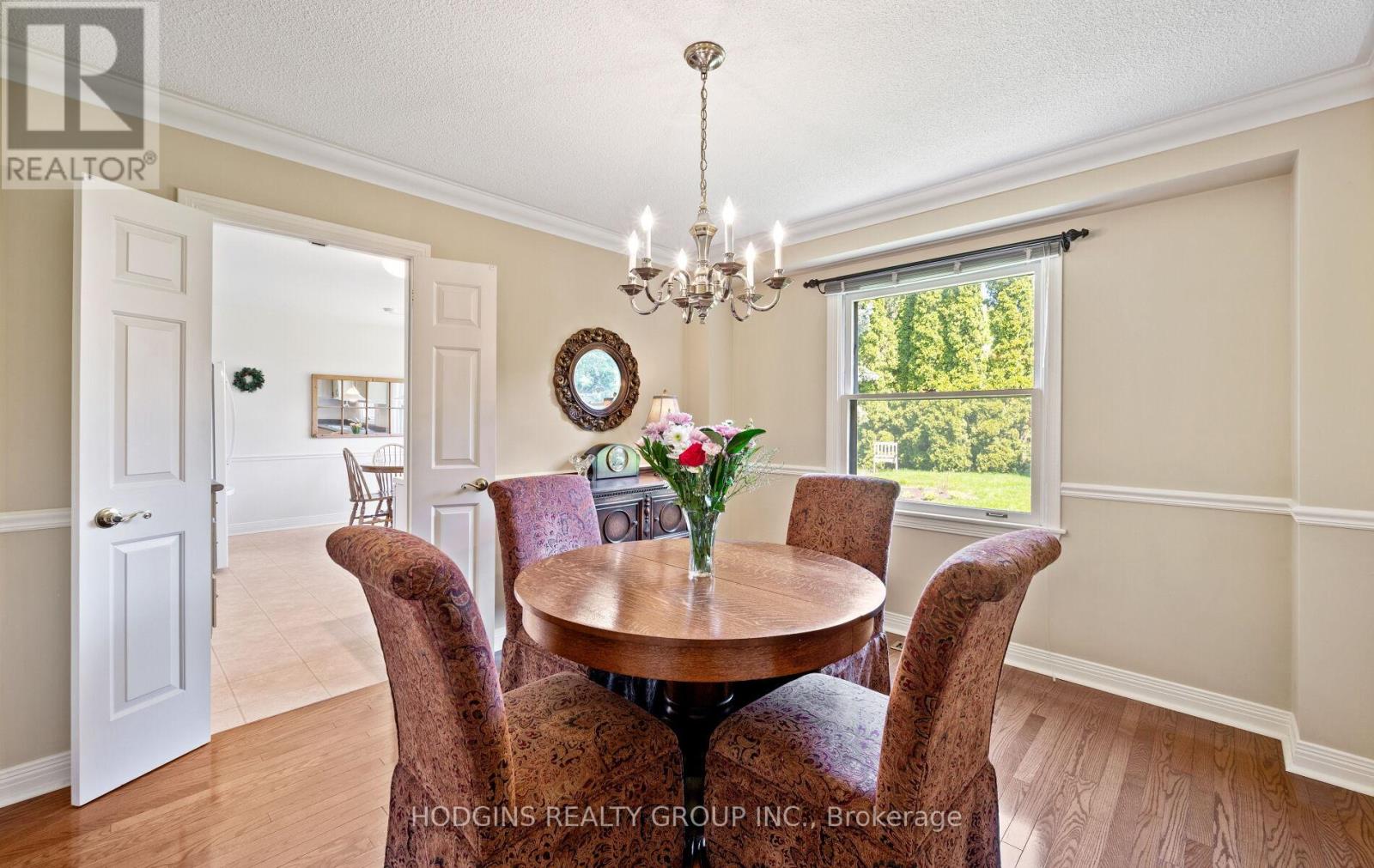 2547 King Richard's Place, Mississauga, Ontario  L5K 2H5 - Photo 9 - W12209785