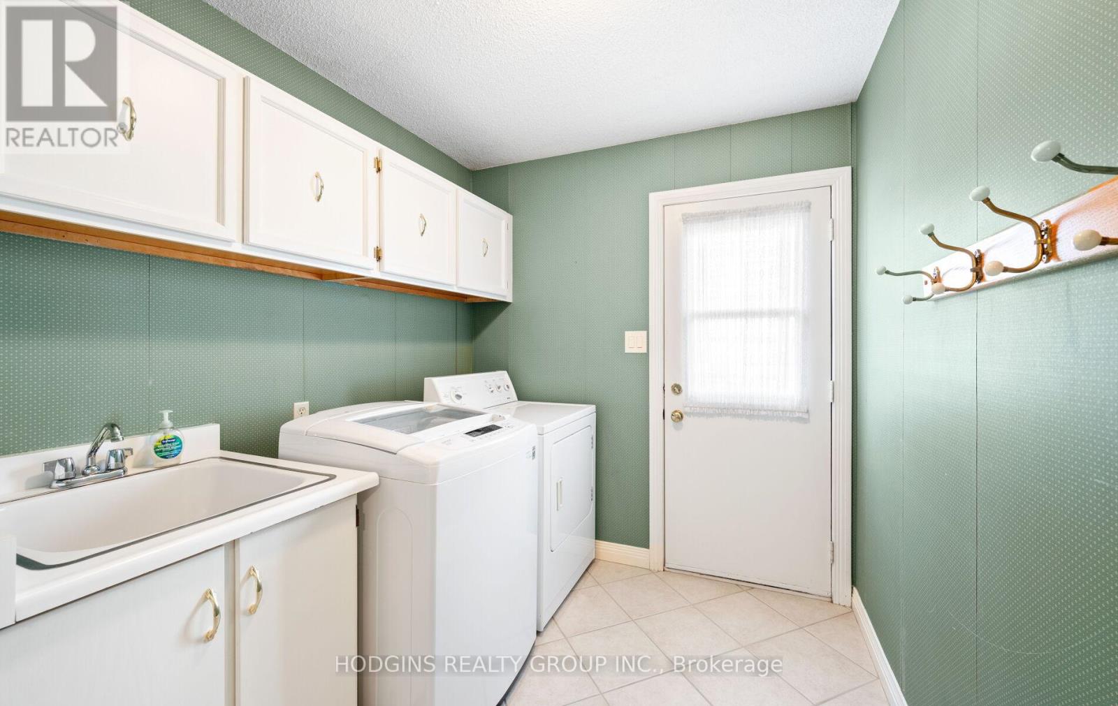 2547 King Richard's Place, Mississauga, Ontario  L5K 2H5 - Photo 15 - W12209785