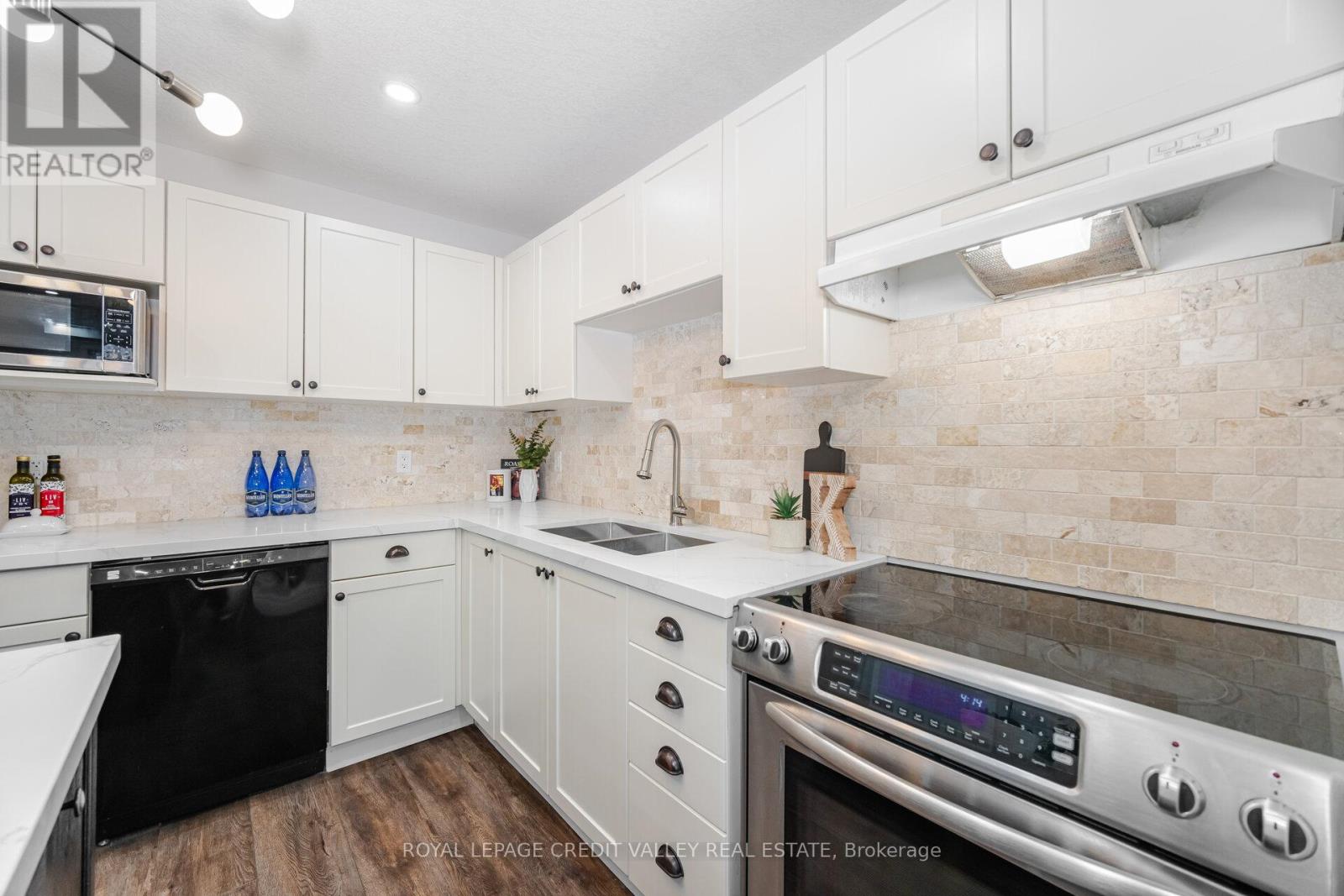 152 Preston Drive, Orangeville, Ontario  L9W 0C9 - Photo 6 - W12208270