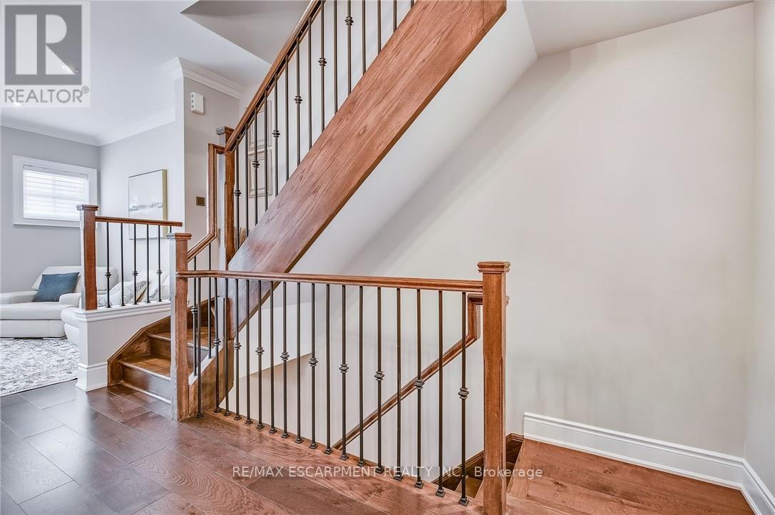 41 Twenty Ninth Street, Toronto, Ontario  M8V 3E2 - Photo 6 - W12210996