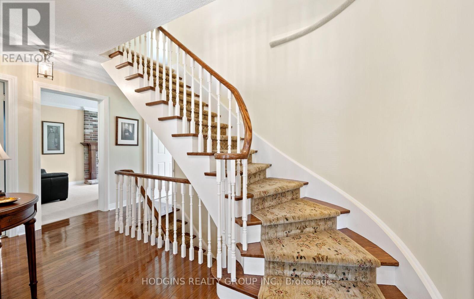 2547 King Richard's Place, Mississauga, Ontario  L5K 2H5 - Photo 17 - W12209785