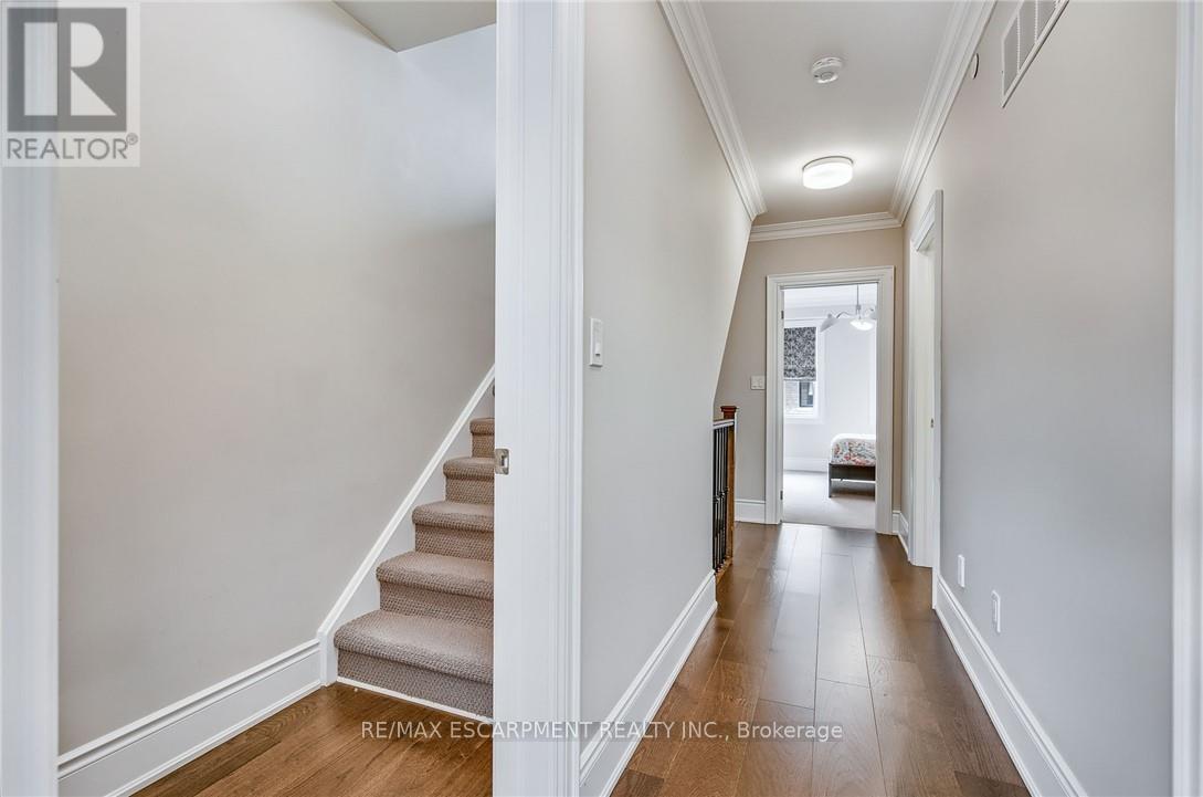 41 Twenty Ninth Street, Toronto, Ontario  M8V 3E2 - Photo 14 - W12210996