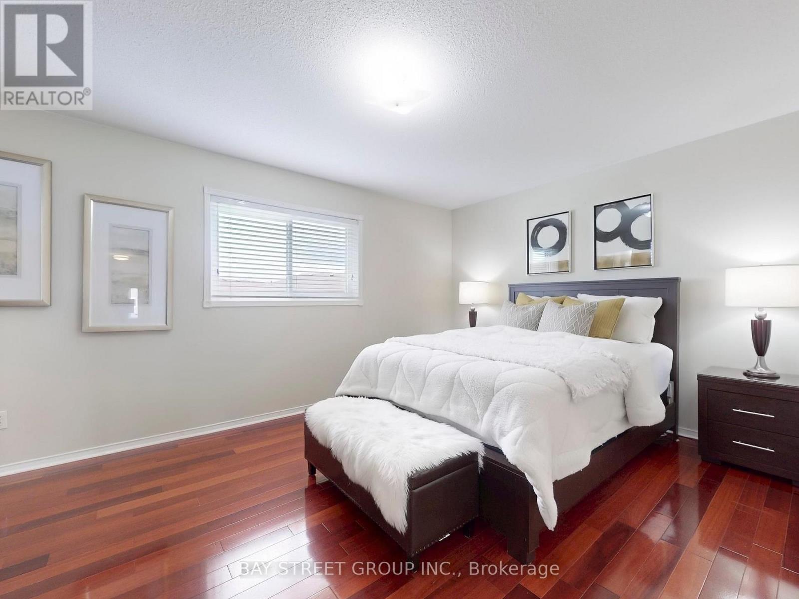5796 Sidmouth Street, Mississauga (East Credit), Ontario  L5V 2K3 - Photo 11 - W12212360