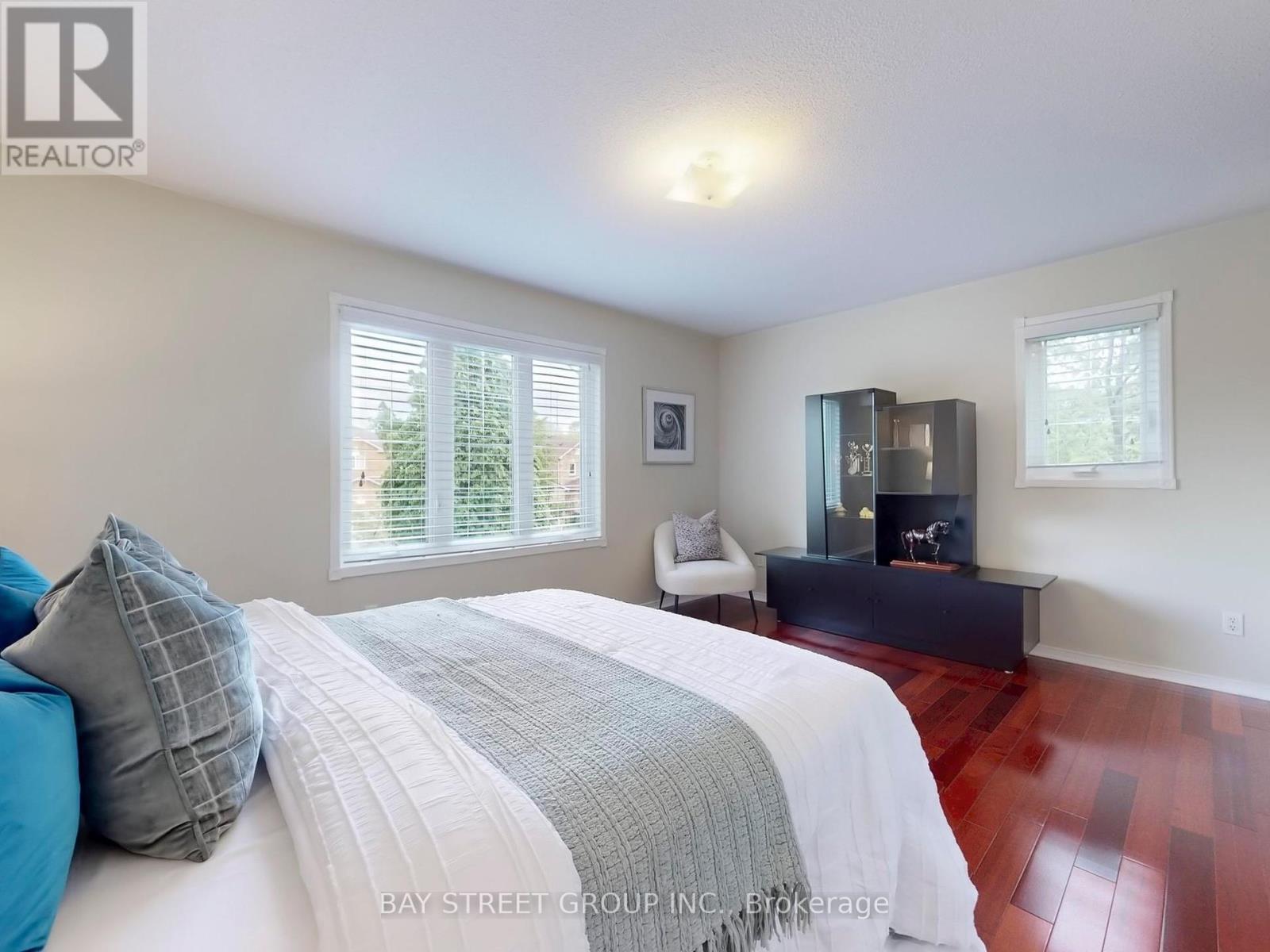5796 Sidmouth Street, Mississauga (East Credit), Ontario  L5V 2K3 - Photo 15 - W12212360