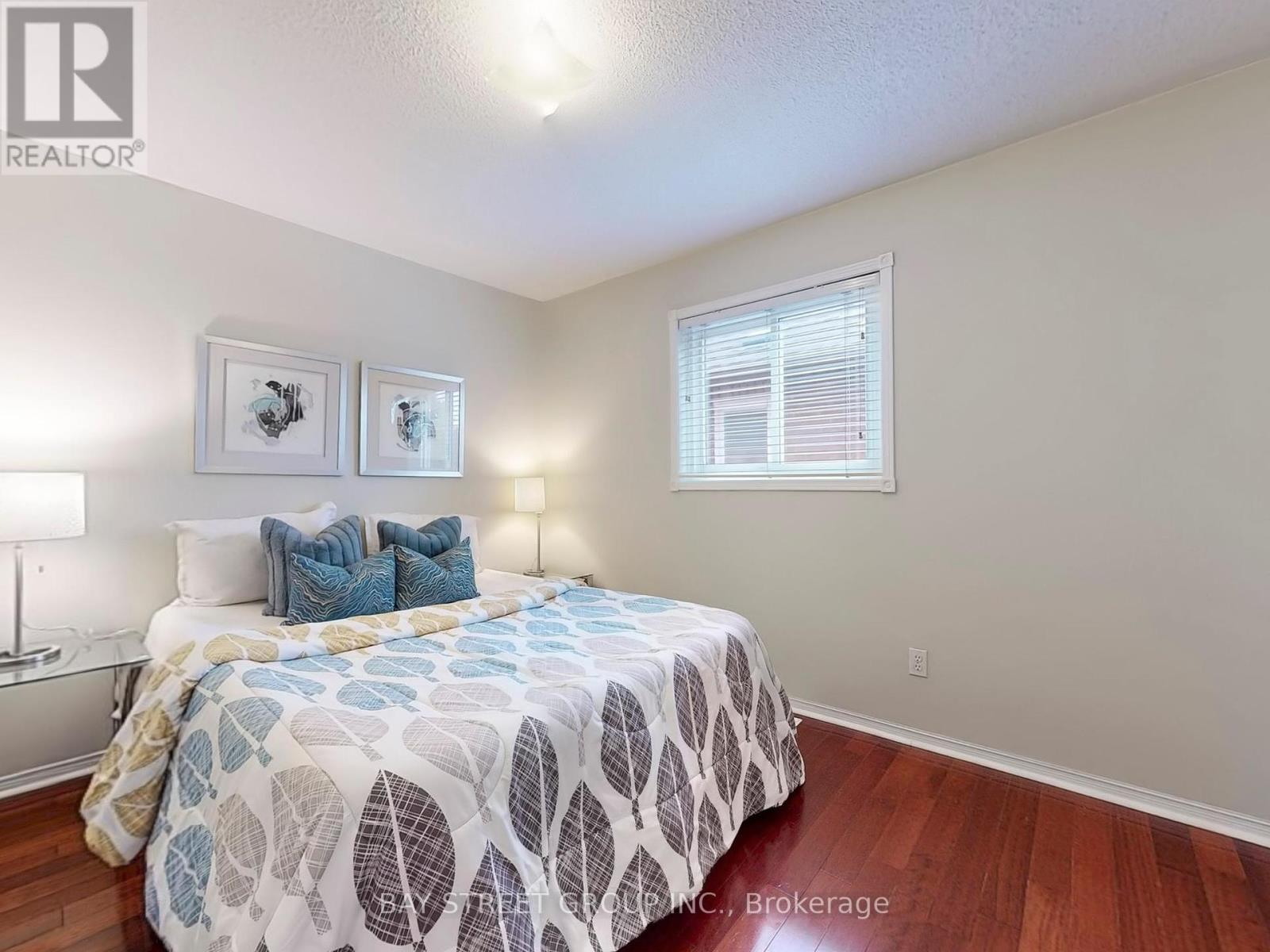 5796 Sidmouth Street, Mississauga (East Credit), Ontario  L5V 2K3 - Photo 16 - W12212360